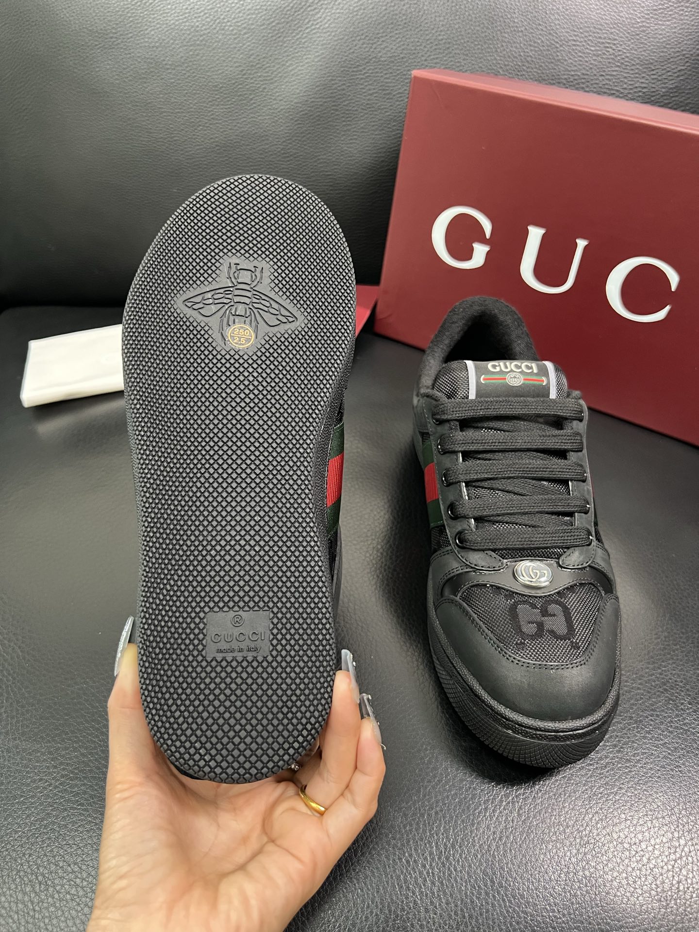 Gucci 🔍顶级代购🇮🇹 古奇 专柜新款，原厂配置意大利进口牛皮搭配印花布面料，进口牛皮内里垫，透气舒