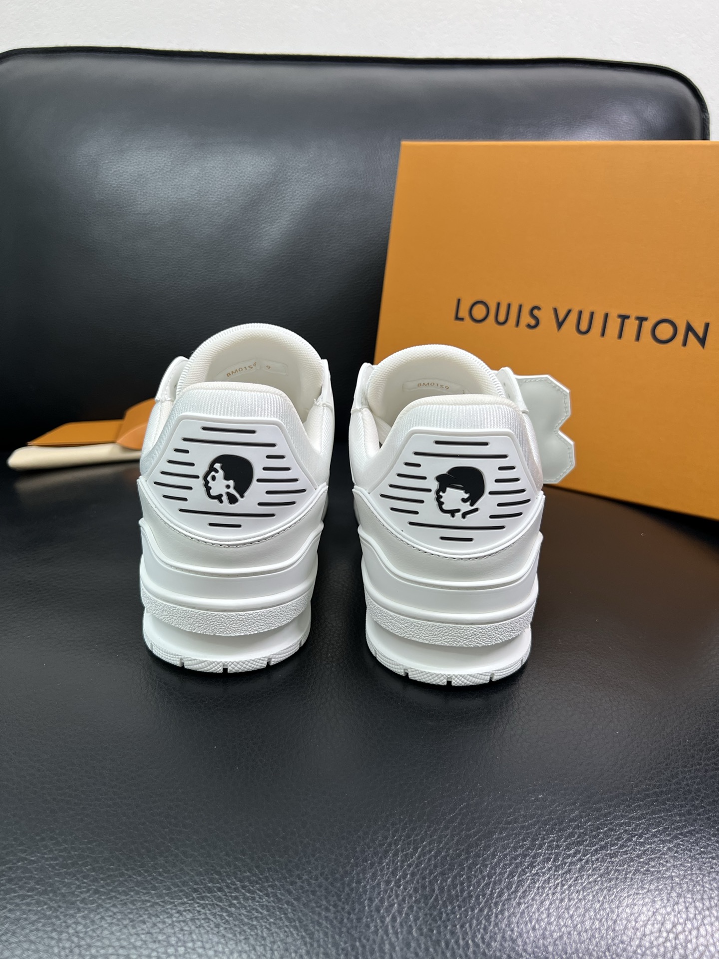 Lv 🔍顶级代购🇮🇹 路易威登，运动板鞋专柜同步，鞋面意大利进口，高品质拼接缤纷色彩复杂工艺品，进口网布