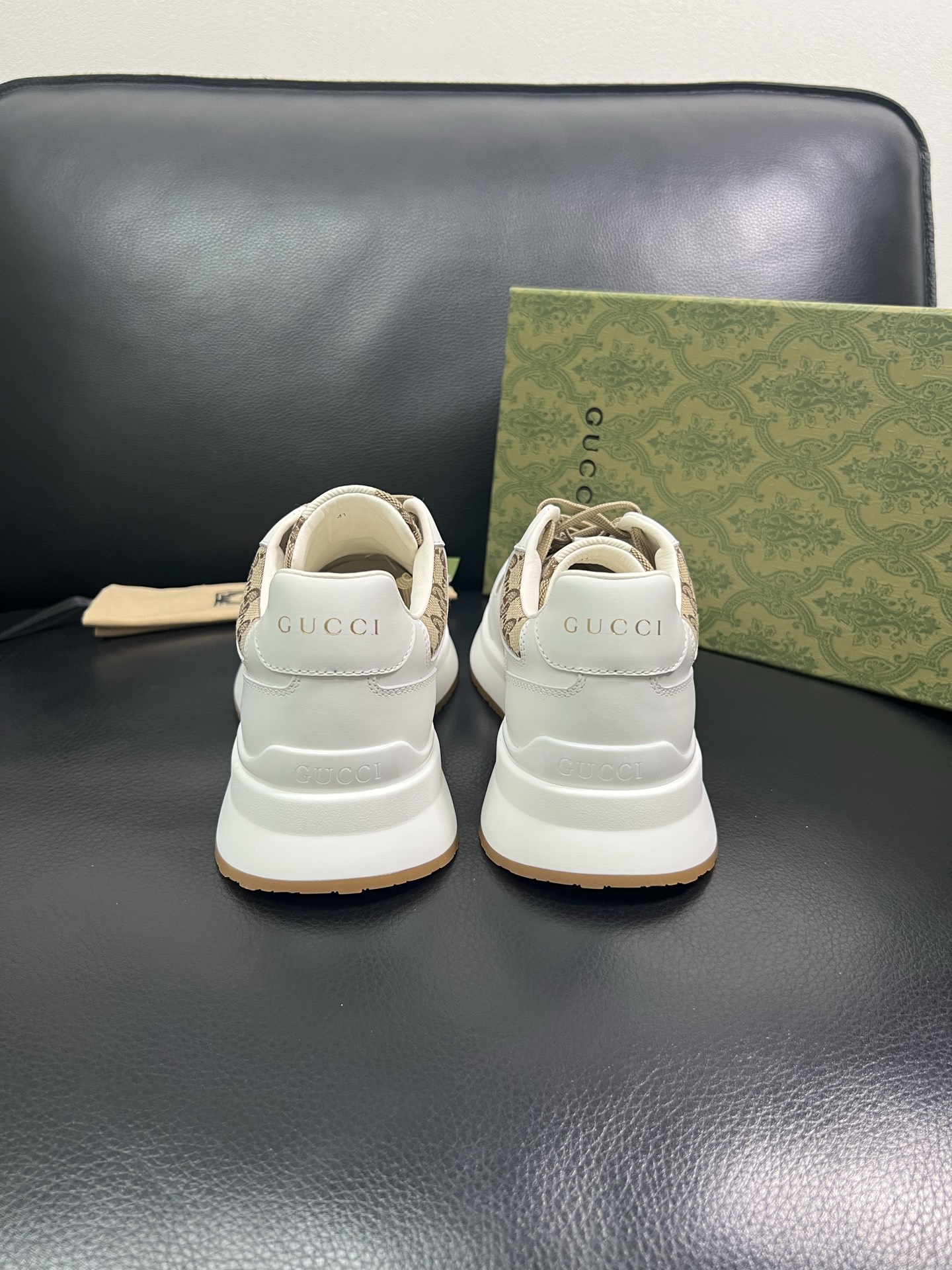 Gucci 🔍顶级代购🇮🇹 古奇专柜新款，原厂配置意大利进口牛皮搭配印花布面料，进口牛皮内里垫，透气舒适