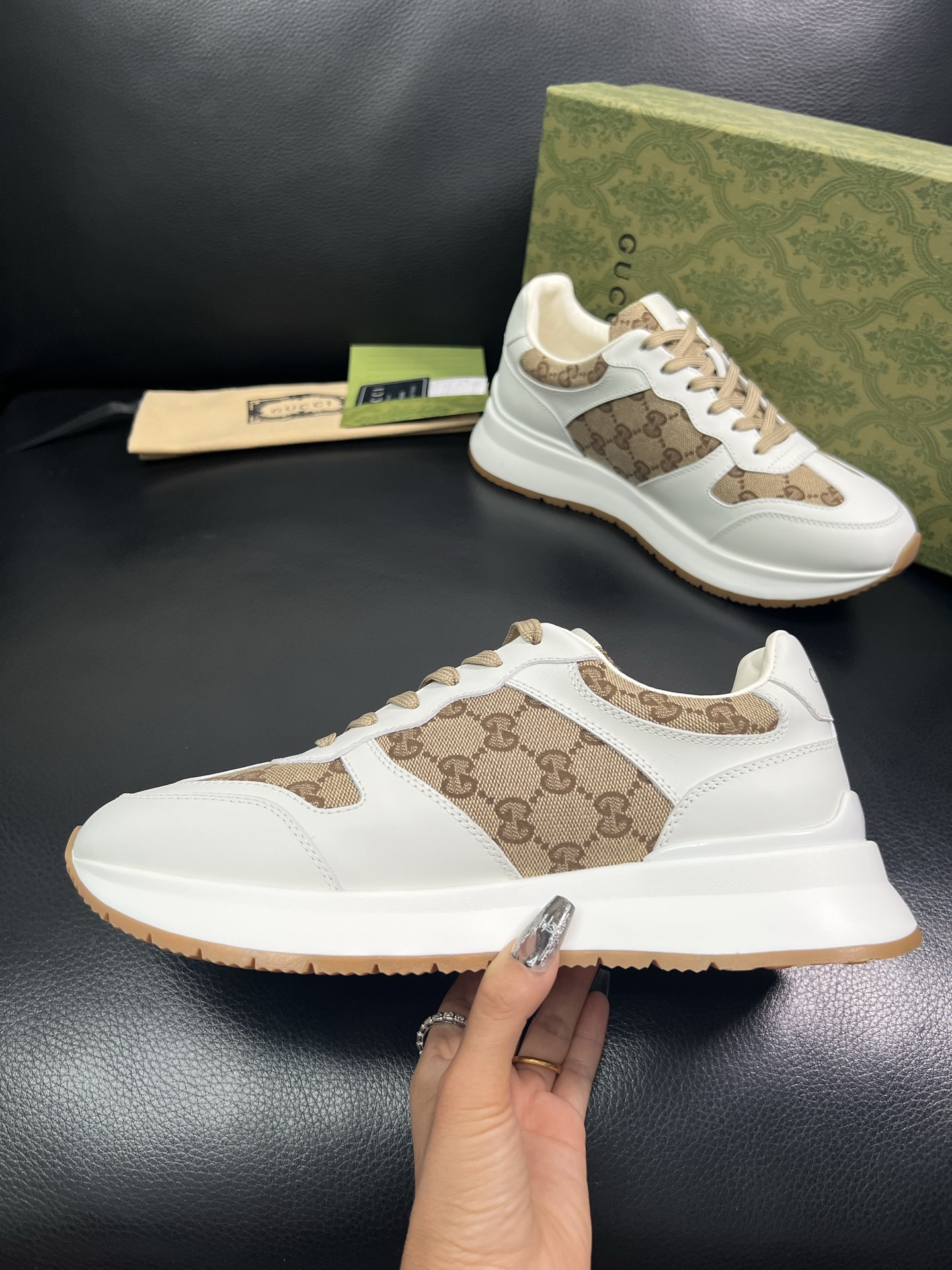 Gucci 🔍顶级代购🇮🇹 古奇专柜新款，原厂配置意大利进口牛皮搭配印花布面料，进口牛皮内里垫，透气舒适