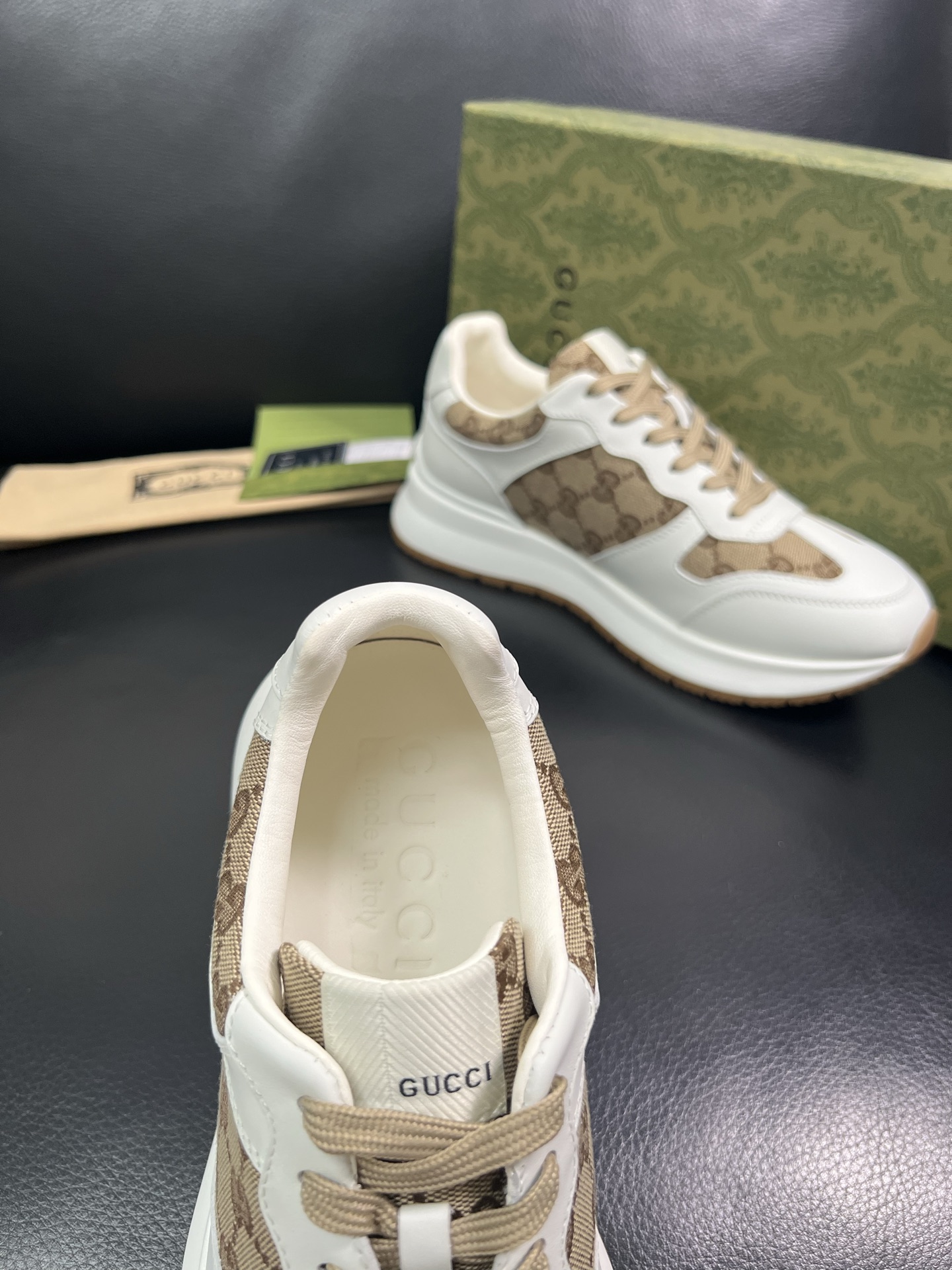 Gucci 🔍顶级代购🇮🇹 古奇专柜新款，原厂配置意大利进口牛皮搭配印花布面料，进口牛皮内里垫，透气舒适