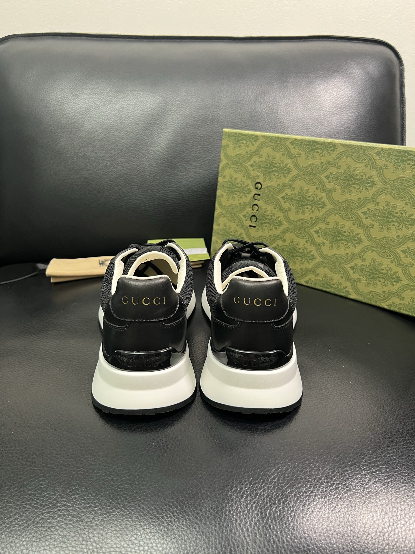 Gucci 🔍顶级代购🇮🇹 古奇专柜新款，原厂配置意大利进口牛皮搭配印花布面料，进口牛皮内里垫，透气舒适