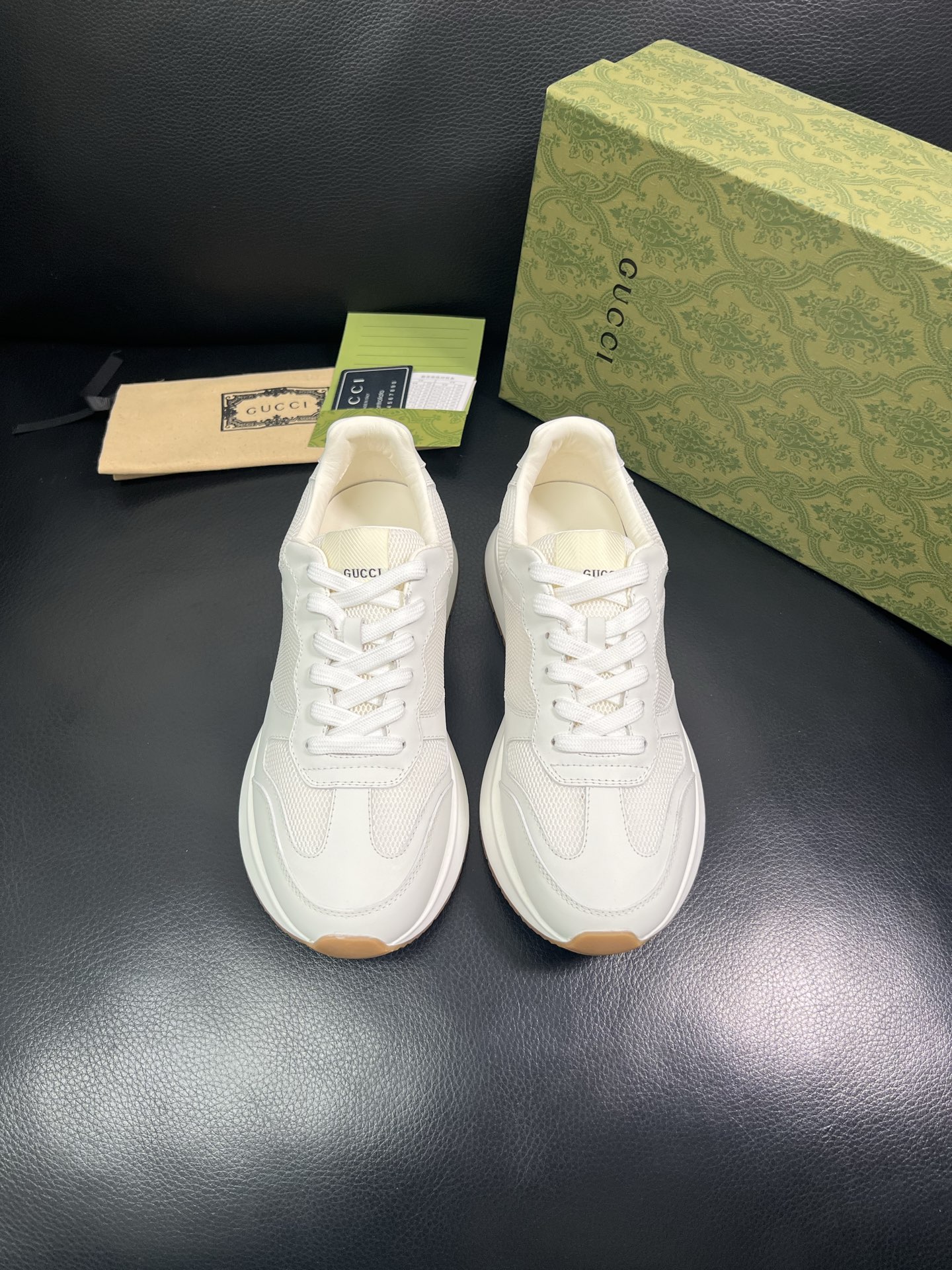 Gucci 🔍顶级代购🇮🇹 古奇专柜新款，原厂配置意大利进口牛皮搭配印花布面料，进口牛皮内里垫，透气舒适