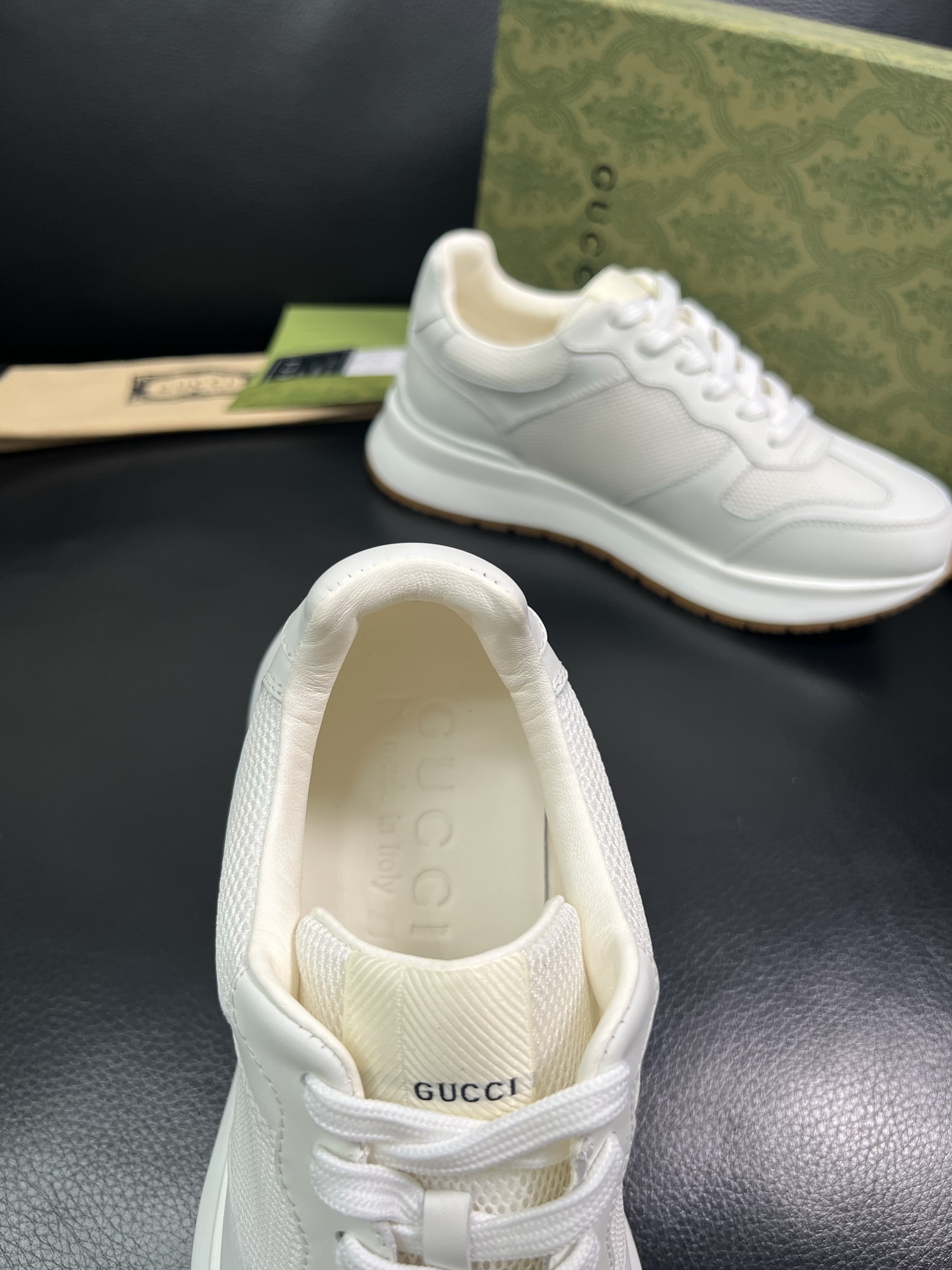 Gucci 🔍顶级代购🇮🇹 古奇专柜新款，原厂配置意大利进口牛皮搭配印花布面料，进口牛皮内里垫，透气舒适