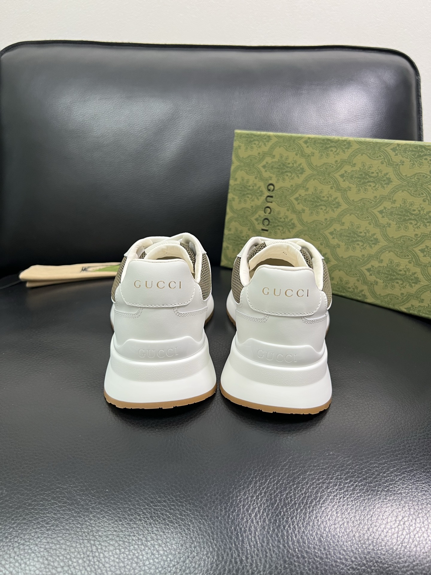 Gucci 🔍顶级代购🇮🇹 古奇专柜新款，原厂配置意大利进口牛皮搭配印花布面料，进口牛皮内里垫，透气舒适