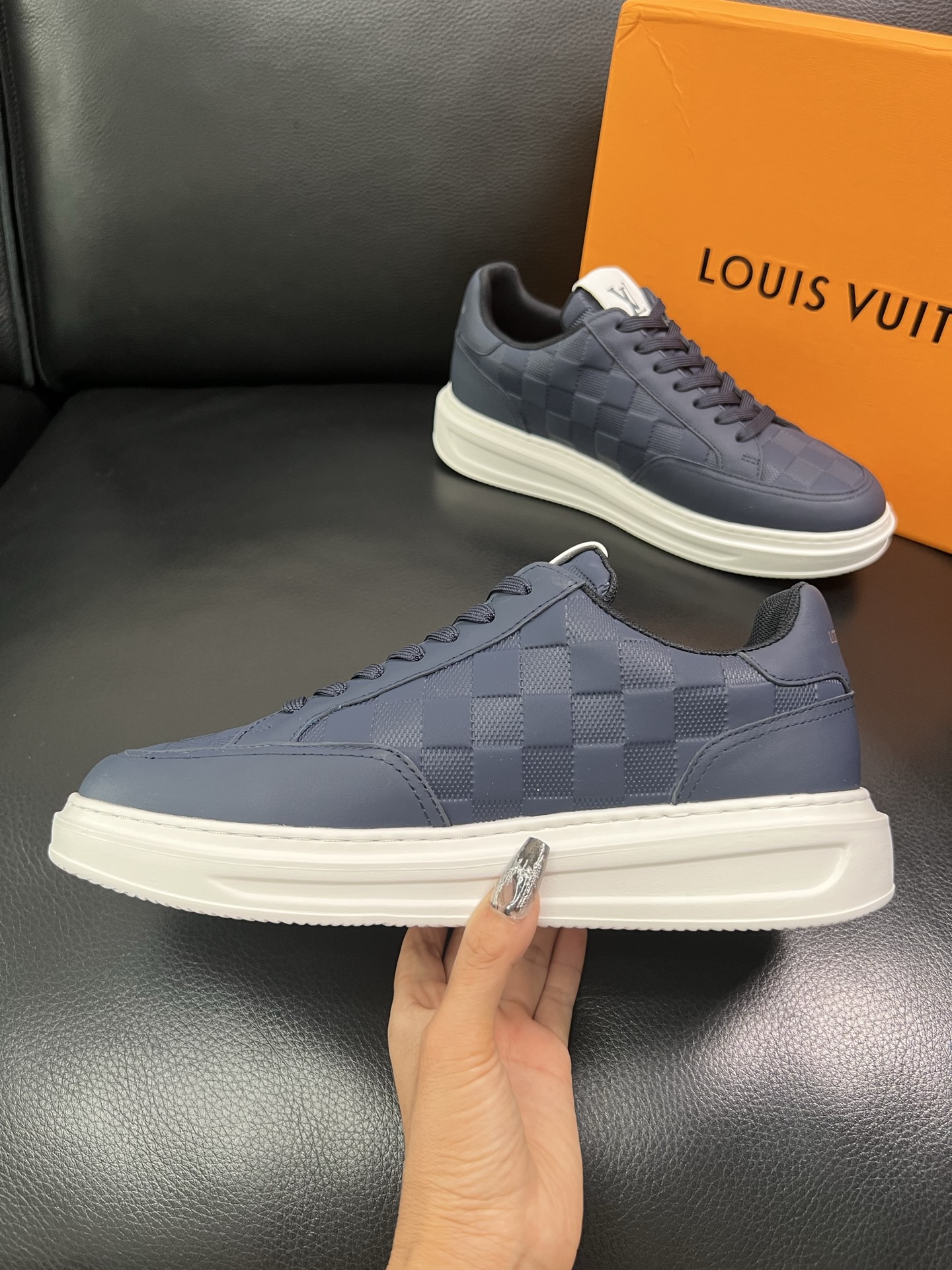 Lv 🔍顶级代购🇮🇹 路易威登，运动板鞋专柜同步，鞋面意大利进口，高品质拼接缤纷色彩复杂工艺品，进口网布