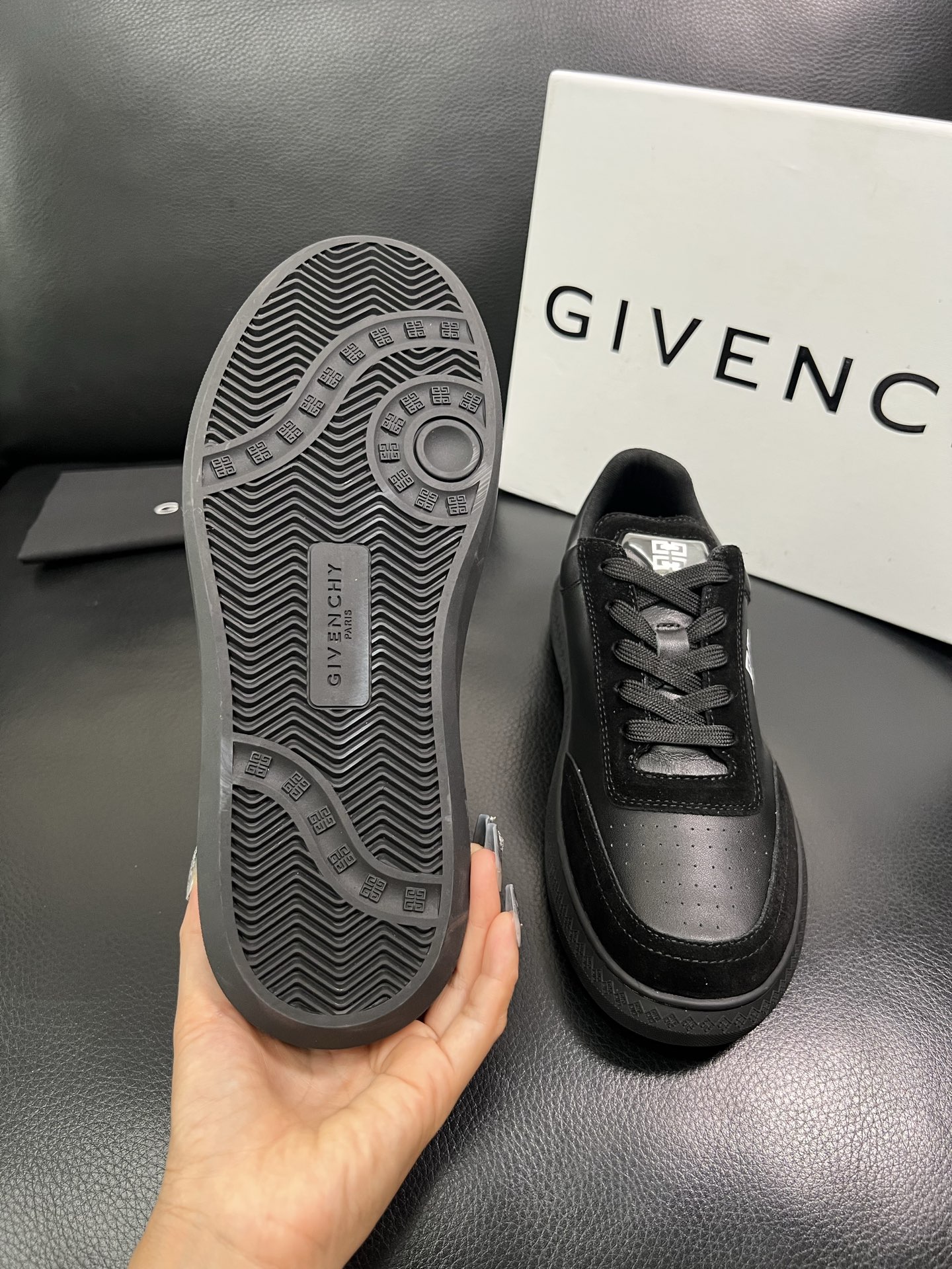 Givenchy 🔍顶级代购🇮🇹 纪梵希 新品专柜同步原厂配置，意大利进口牛皮搭配网布面料，全鞋配件私模