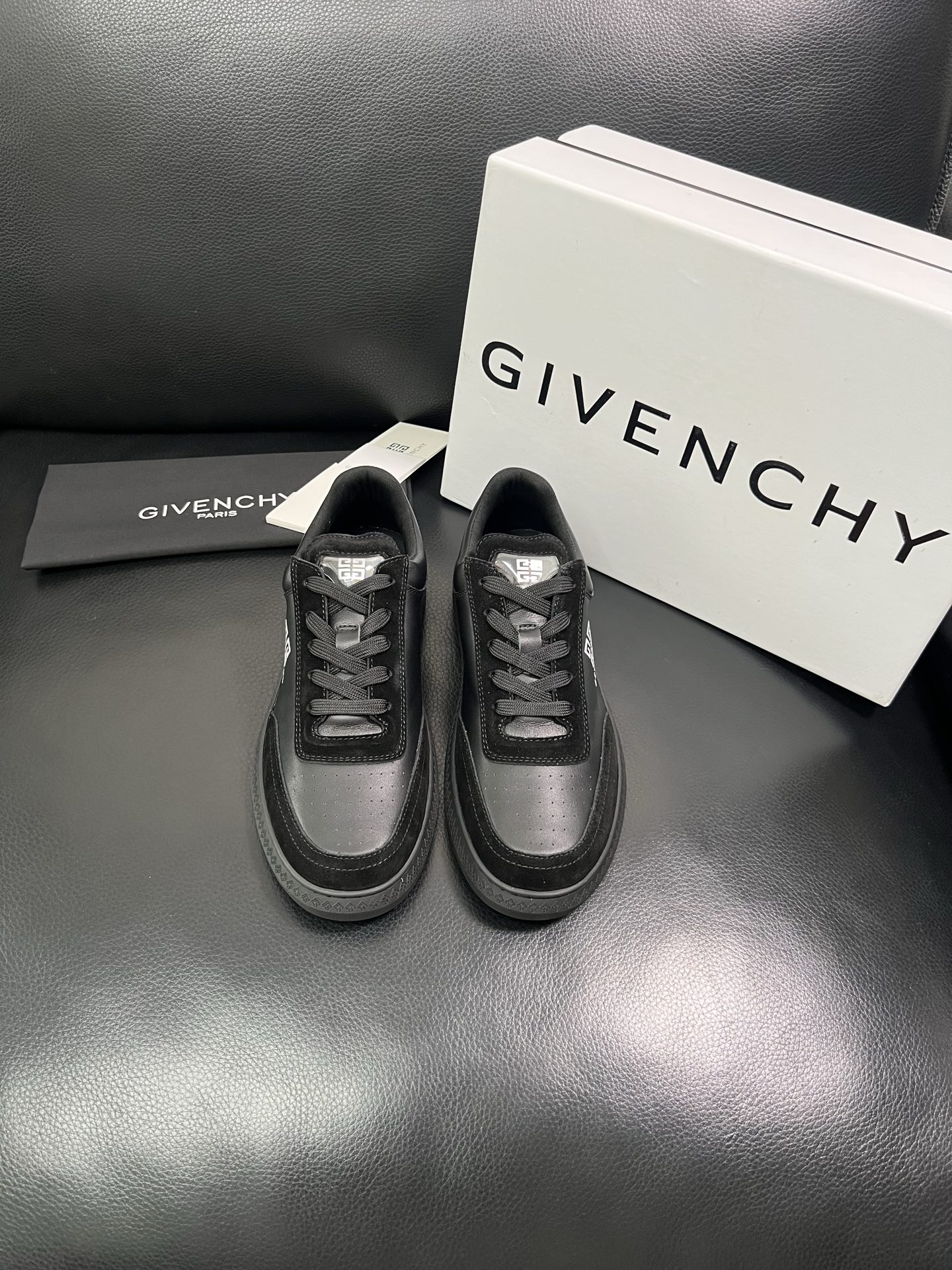 Givenchy 🔍顶级代购🇮🇹 纪梵希 新品专柜同步原厂配置，意大利进口牛皮搭配网布面料，全鞋配件私模