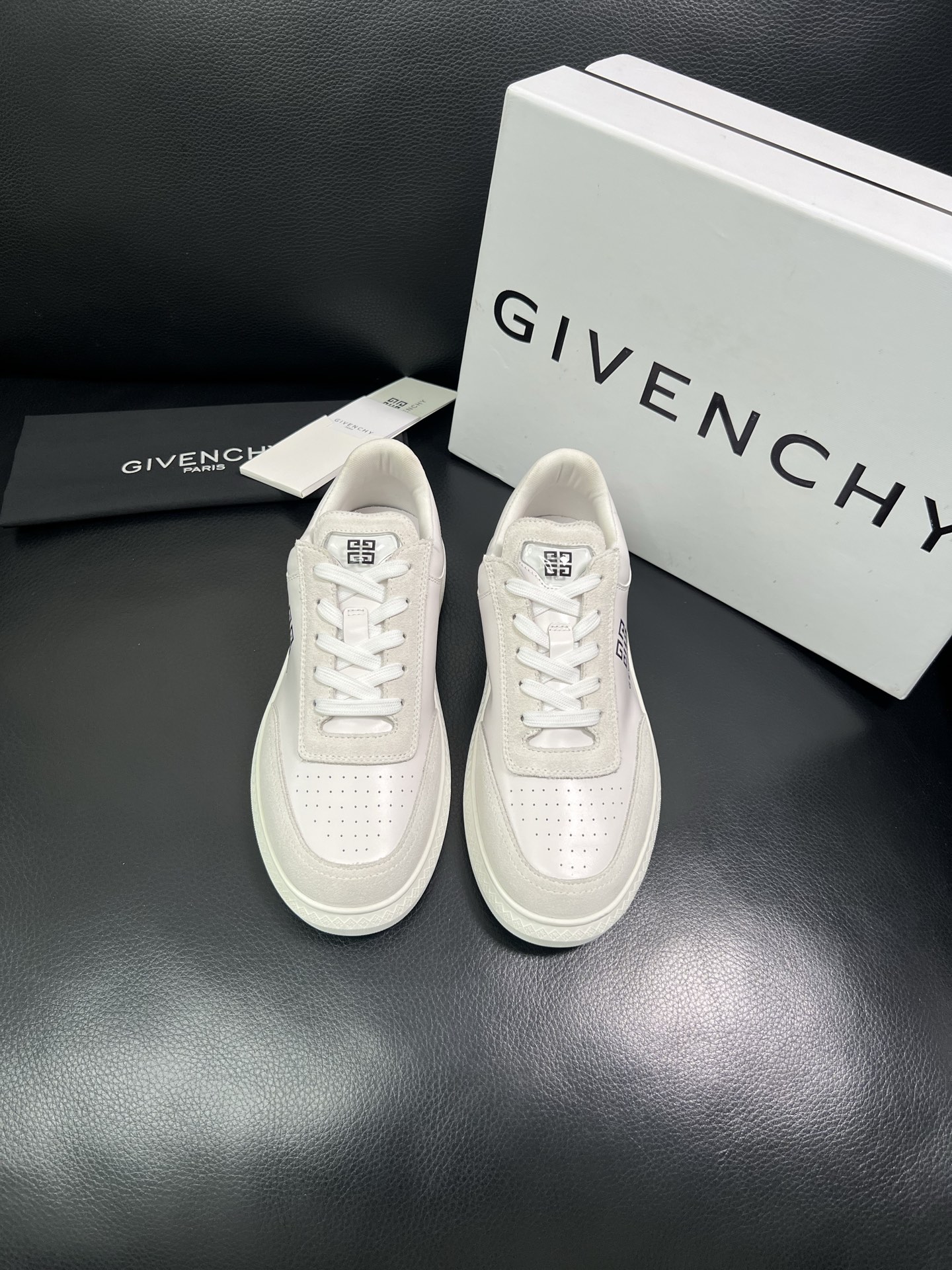 Givenchy 🔍顶级代购🇮🇹 纪梵希 新品专柜同步原厂配置，意大利进口牛皮搭配网布面料，全鞋配件私模