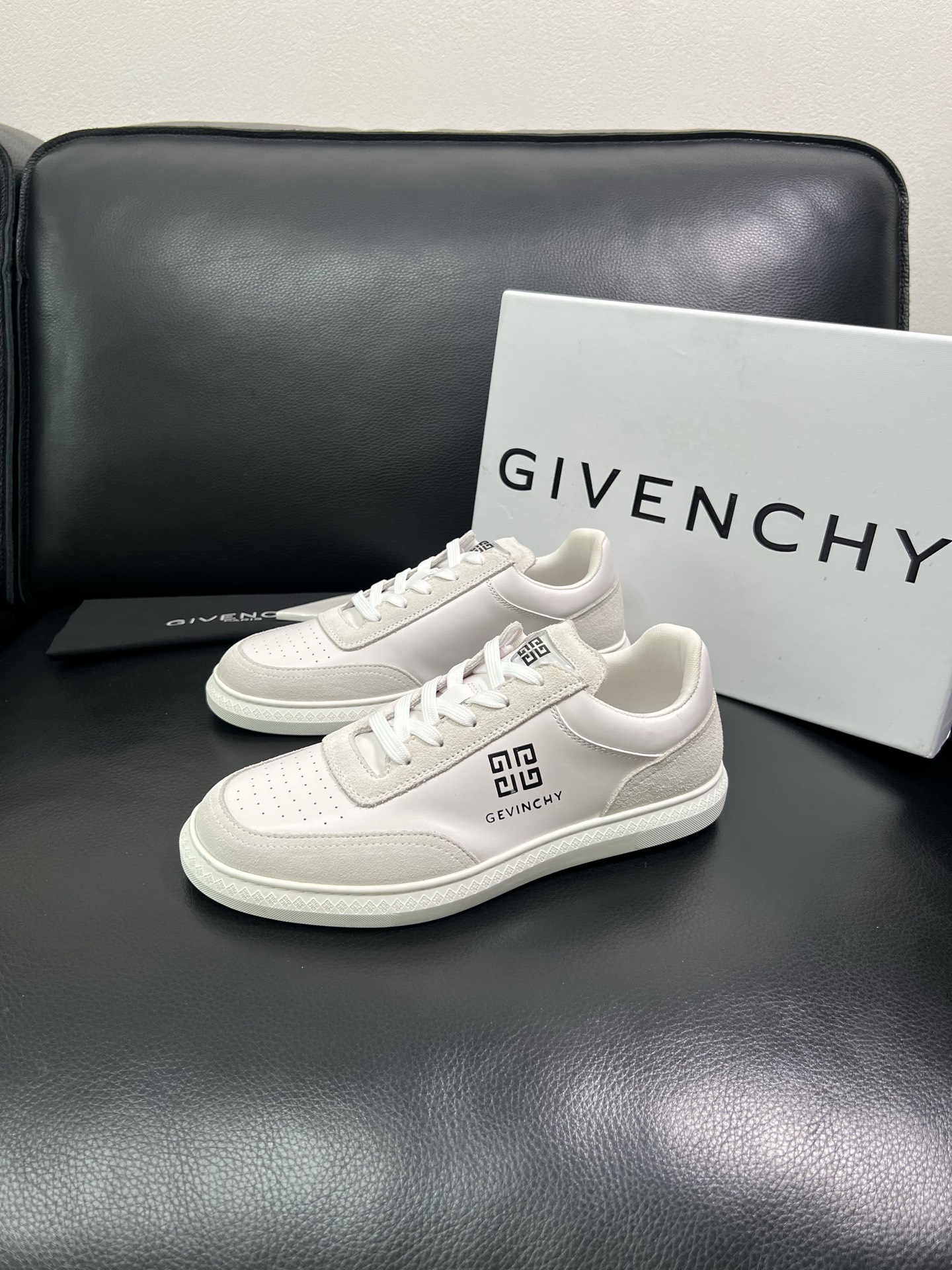 Givenchy 🔍顶级代购🇮🇹 纪梵希 新品专柜同步原厂配置，意大利进口牛皮搭配网布面料，全鞋配件私模
