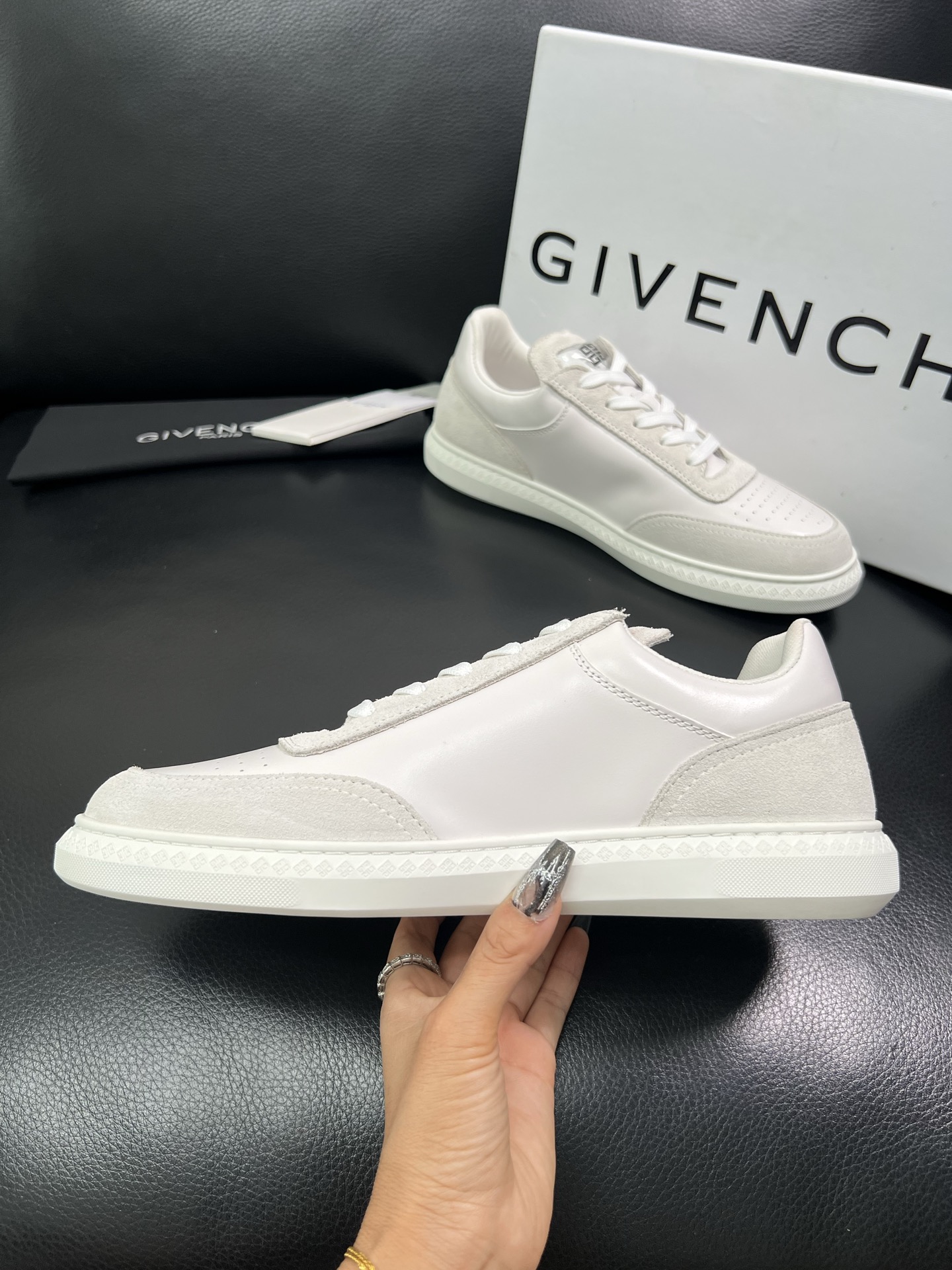 Givenchy 🔍顶级代购🇮🇹 纪梵希 新品专柜同步原厂配置，意大利进口牛皮搭配网布面料，全鞋配件私模