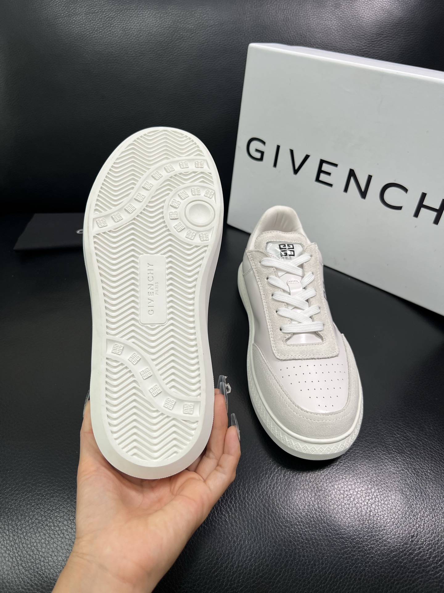 Givenchy 🔍顶级代购🇮🇹 纪梵希 新品专柜同步原厂配置，意大利进口牛皮搭配网布面料，全鞋配件私模