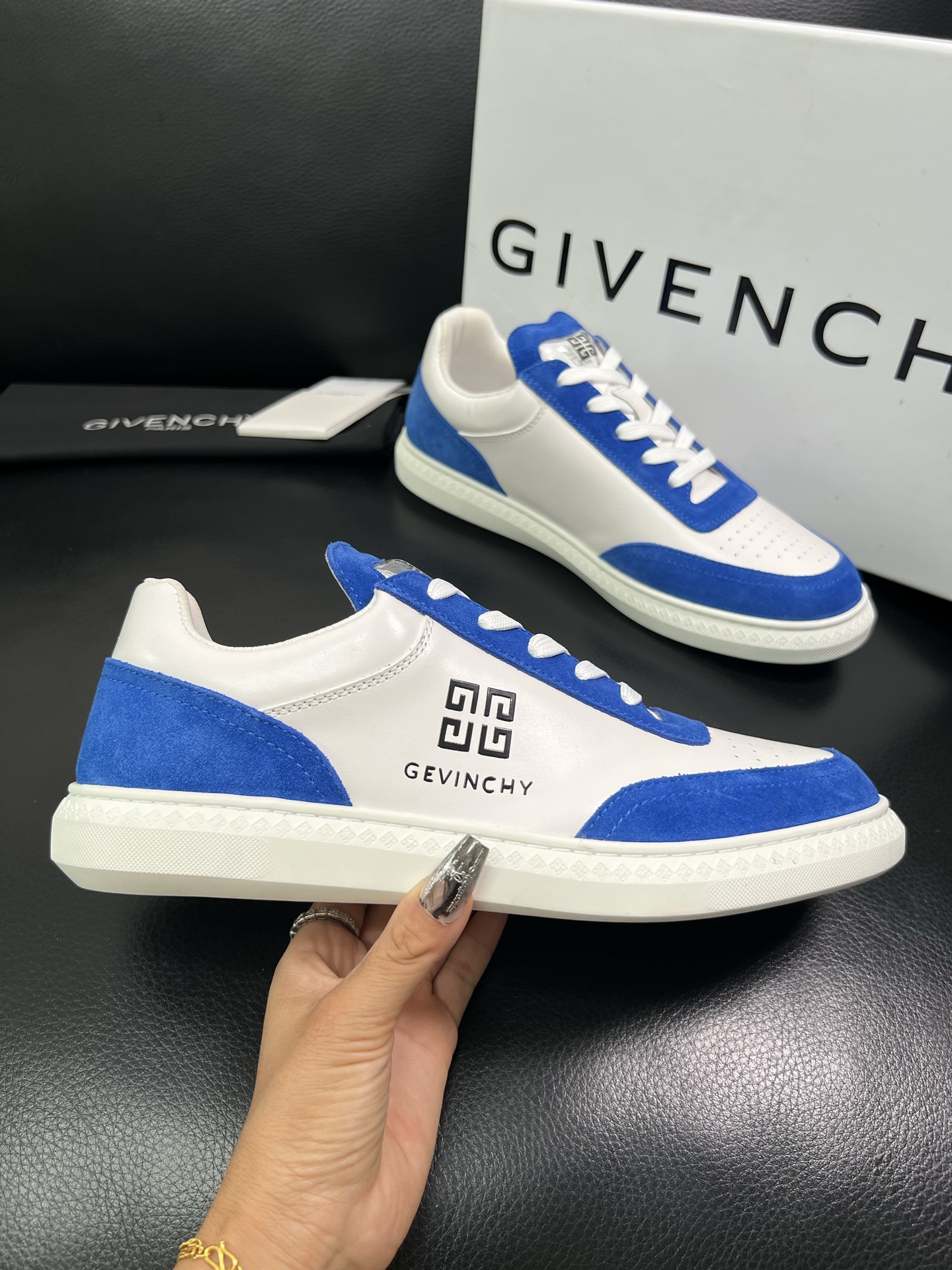 Givenchy 🔍顶级代购🇮🇹 纪梵希 新品专柜同步原厂配置，意大利进口牛皮搭配网布面料，全鞋配件私模
