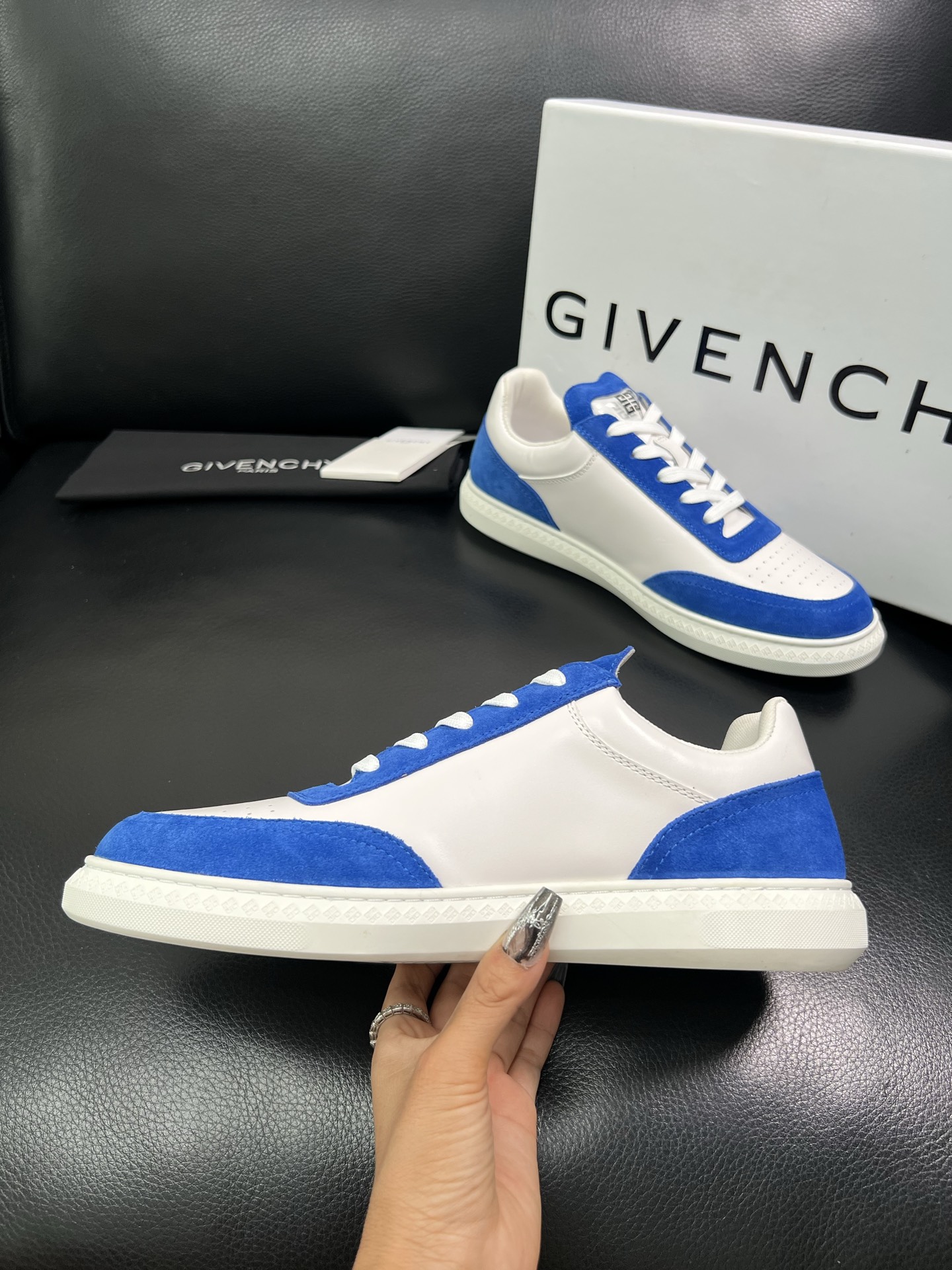 Givenchy 🔍顶级代购🇮🇹 纪梵希 新品专柜同步原厂配置，意大利进口牛皮搭配网布面料，全鞋配件私模