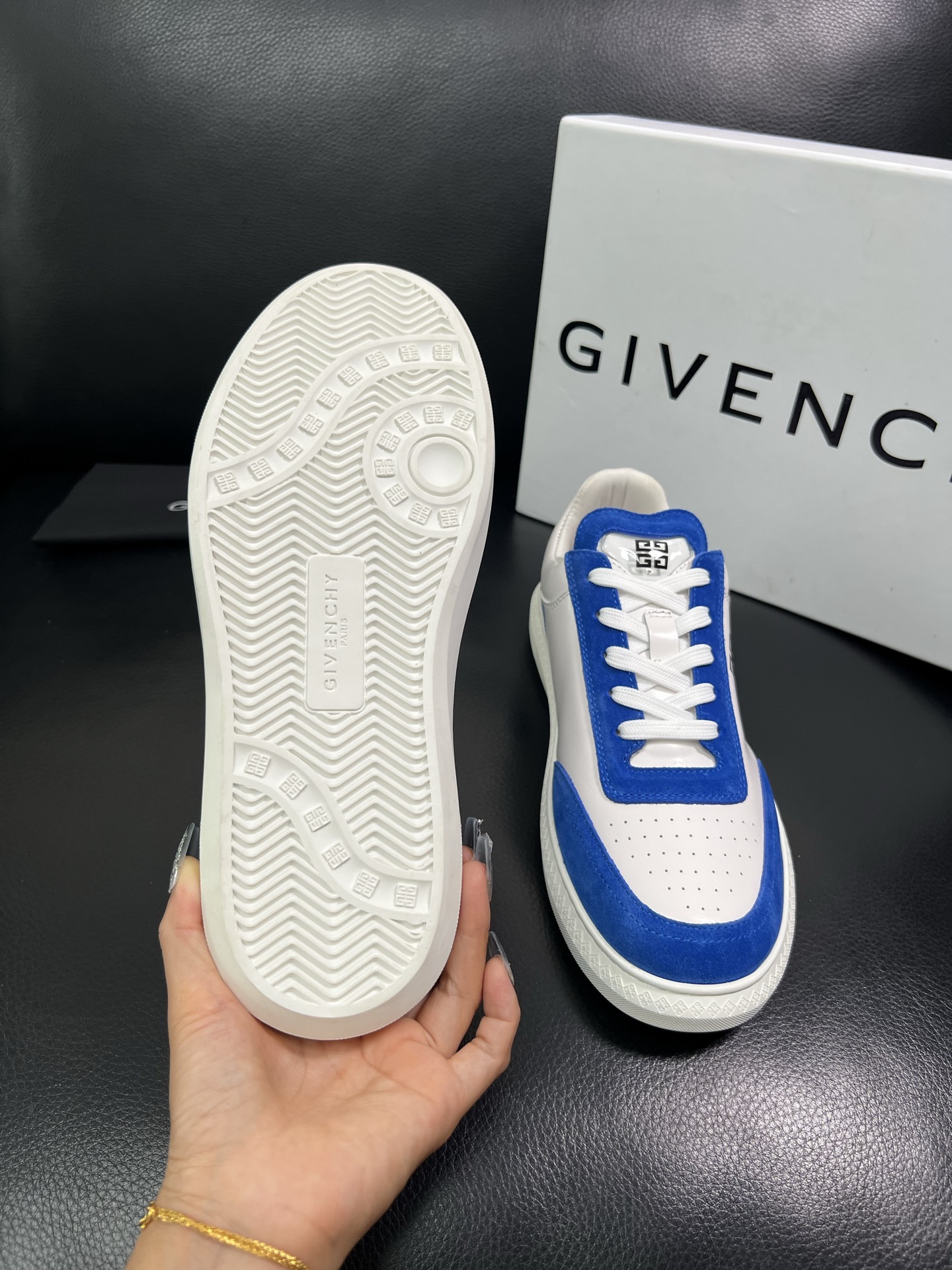 Givenchy 🔍顶级代购🇮🇹 纪梵希 新品专柜同步原厂配置，意大利进口牛皮搭配网布面料，全鞋配件私模