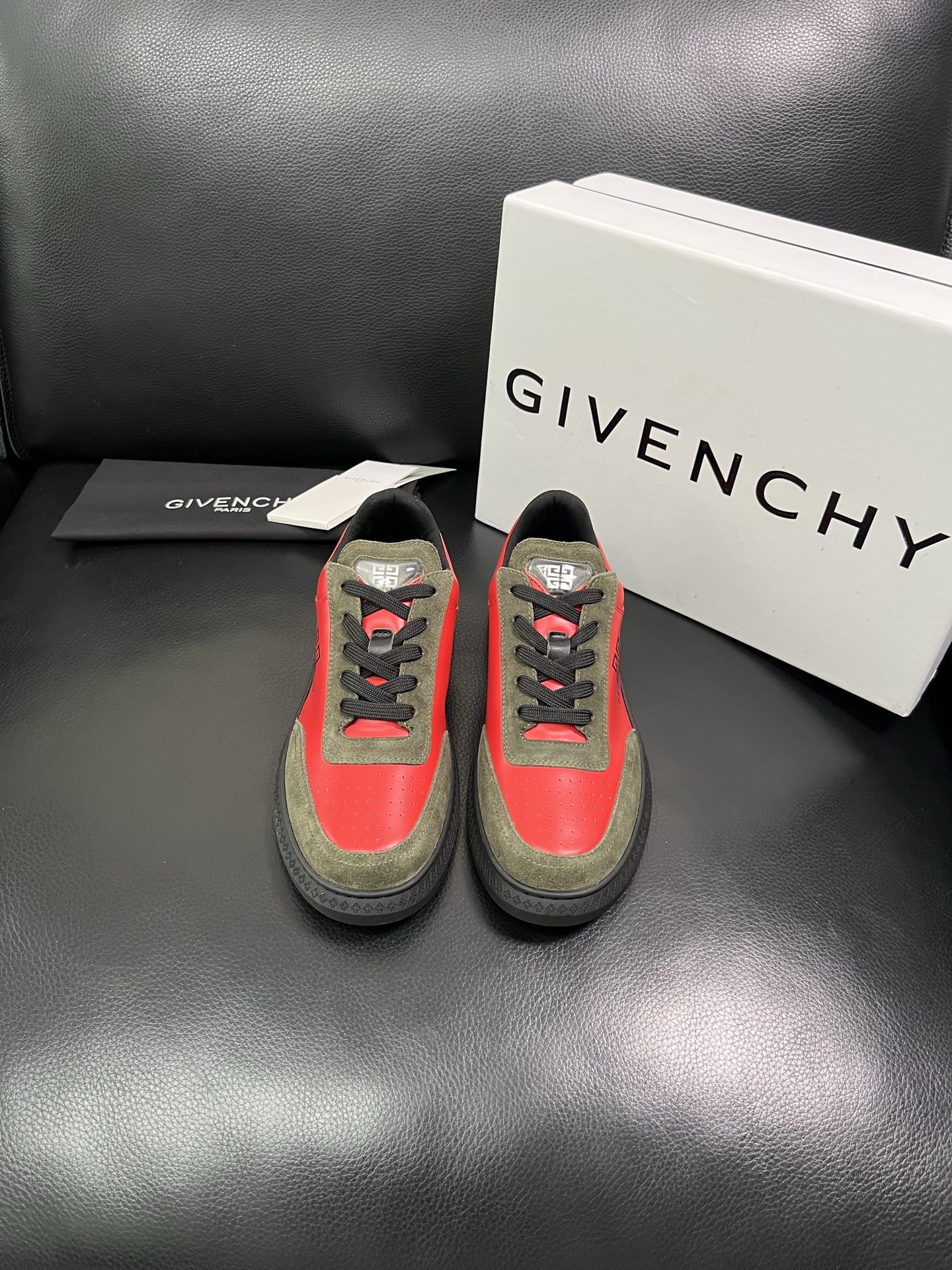 Givenchy 🔍顶级代购🇮🇹 纪梵希 新品专柜同步原厂配置，意大利进口牛皮搭配网布面料，全鞋配件私模