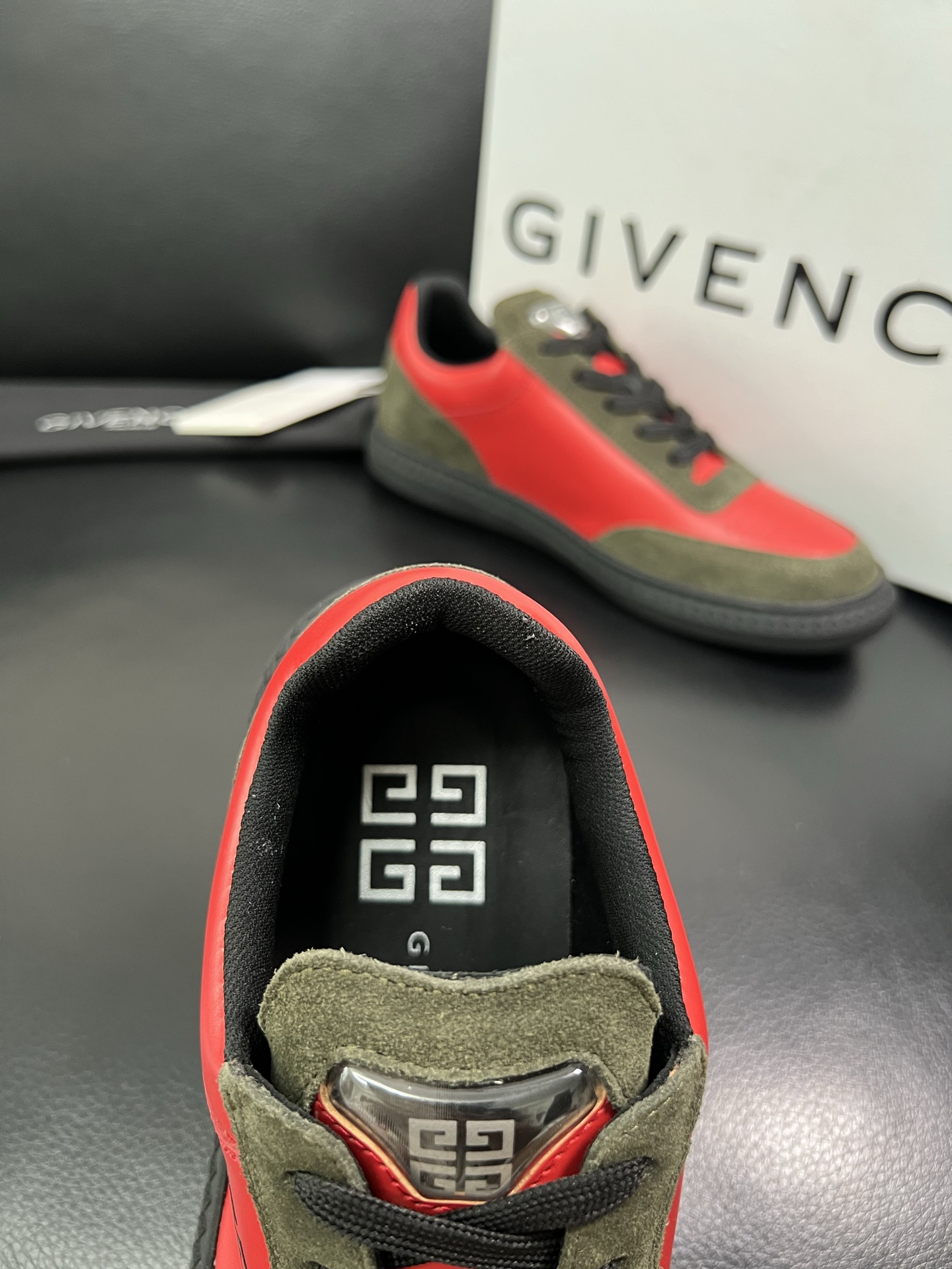 Givenchy 🔍顶级代购🇮🇹 纪梵希 新品专柜同步原厂配置，意大利进口牛皮搭配网布面料，全鞋配件私模
