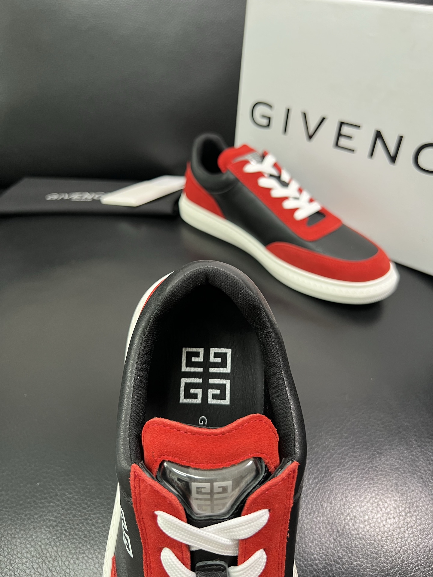 Givenchy 🔍顶级代购🇮🇹 纪梵希 新品专柜同步原厂配置，意大利进口牛皮搭配网布面料，全鞋配件私模