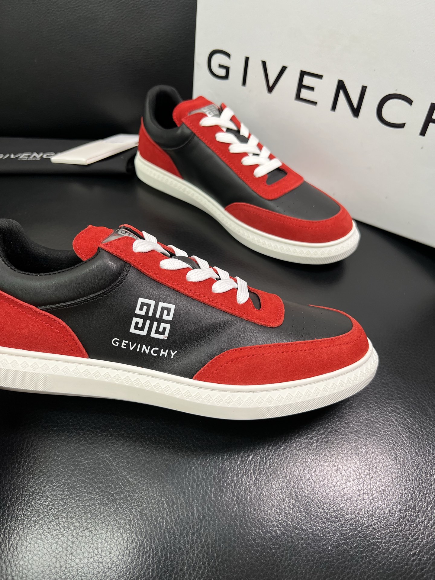 Givenchy 🔍顶级代购🇮🇹 纪梵希 新品专柜同步原厂配置，意大利进口牛皮搭配网布面料，全鞋配件私模