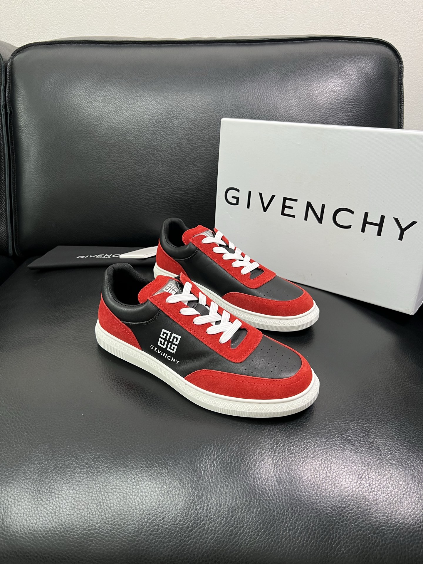 Givenchy 🔍顶级代购🇮🇹 纪梵希 新品专柜同步原厂配置，意大利进口牛皮搭配网布面料，全鞋配件私模