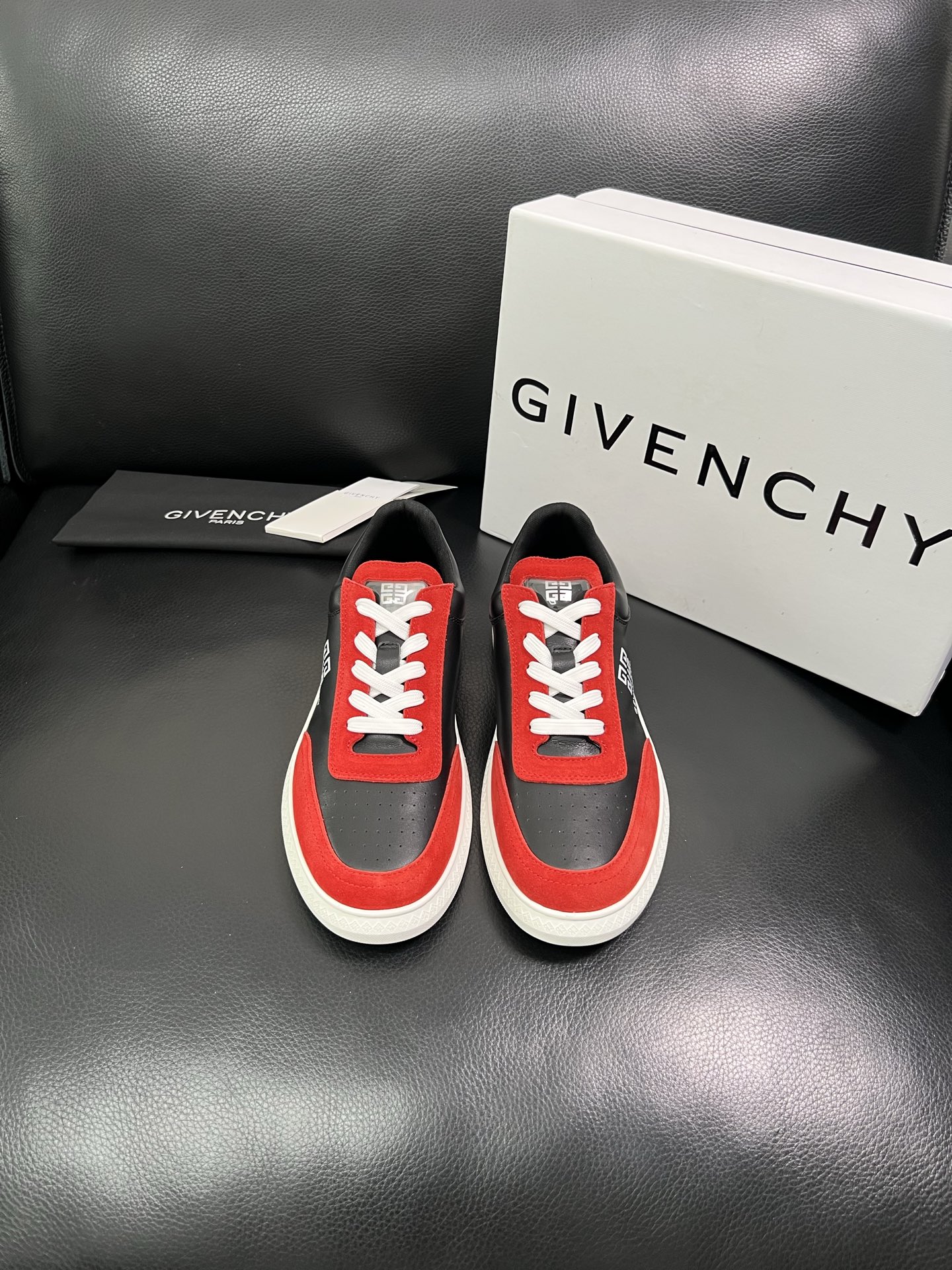 Givenchy 🔍顶级代购🇮🇹 纪梵希 新品专柜同步原厂配置，意大利进口牛皮搭配网布面料，全鞋配件私模