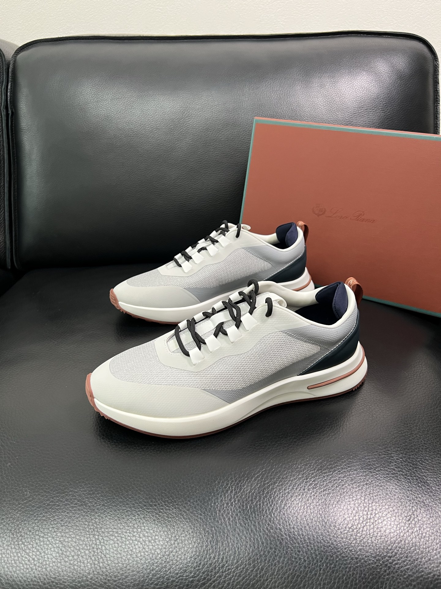 Loro Piana🔍顶级代购🇮🇹 诺悠翩雅 新品专柜同步，鞋面意大利进口牛皮面料，高品质拼接工艺，鞋底