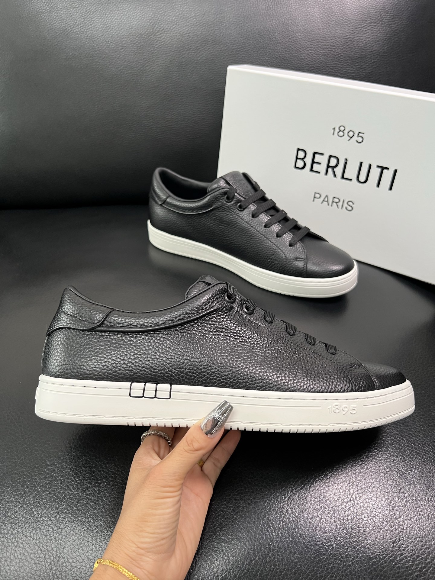 Berluti 🔍顶级代购🇮🇹 布鲁提 专柜同步发售原厂配置，意大利进口牛皮面料，全进口水染牛皮里垫，鞋