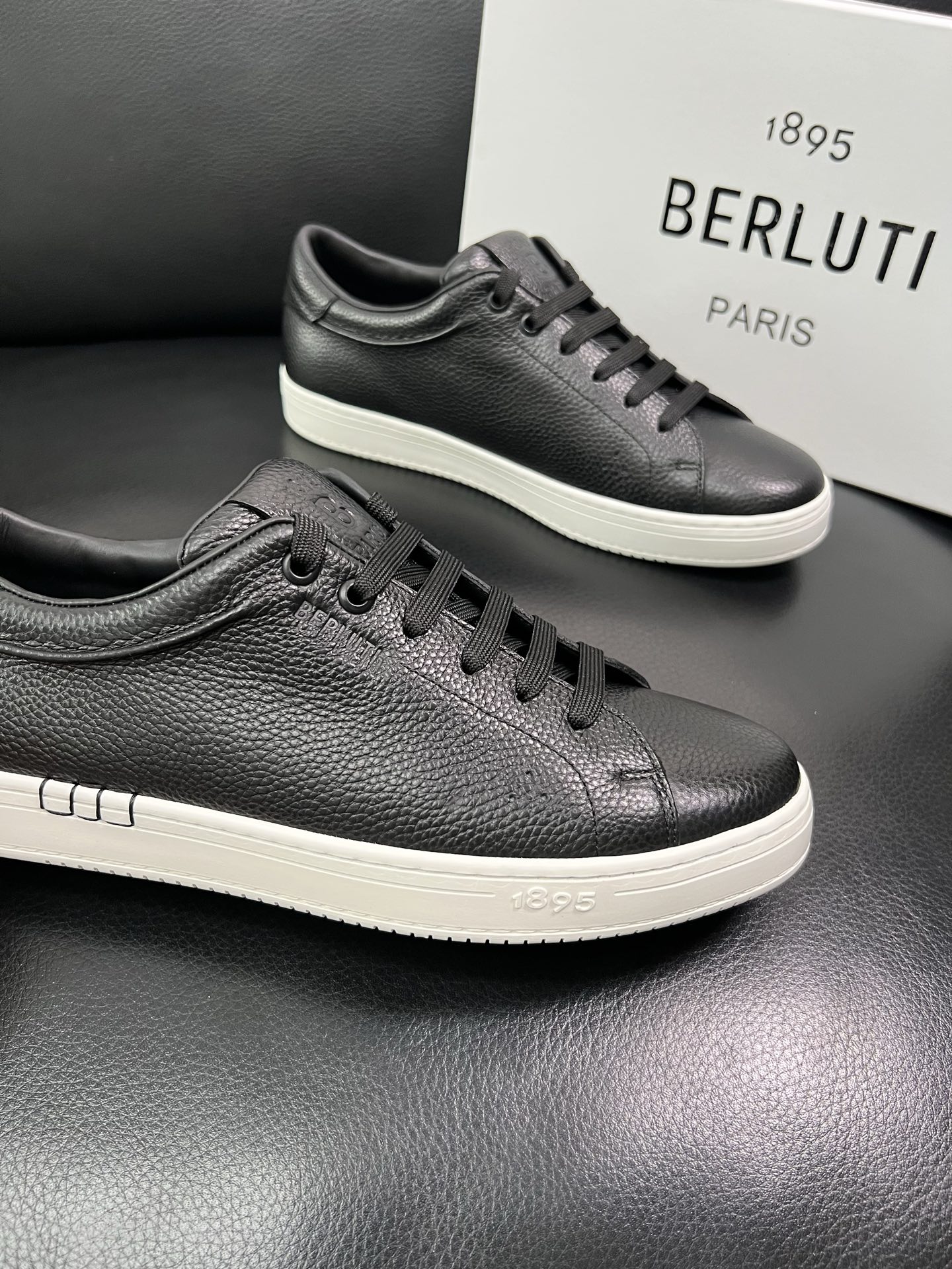 Berluti 🔍顶级代购🇮🇹 布鲁提 专柜同步发售原厂配置，意大利进口牛皮面料，全进口水染牛皮里垫，鞋