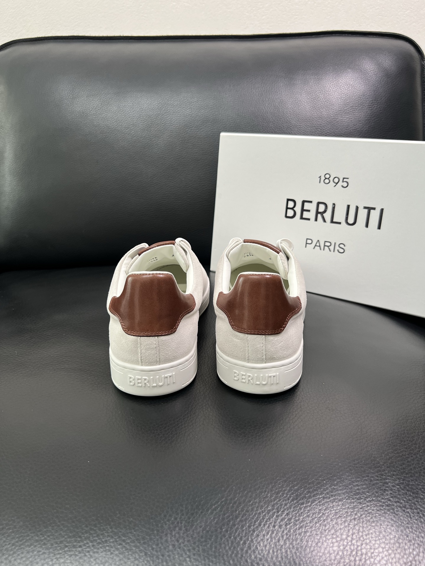 Berluti 🔍顶级代购🇮🇹 布鲁提 专柜同步发售原厂配置，意大利进口牛皮面料，全进口水染牛皮里垫，鞋