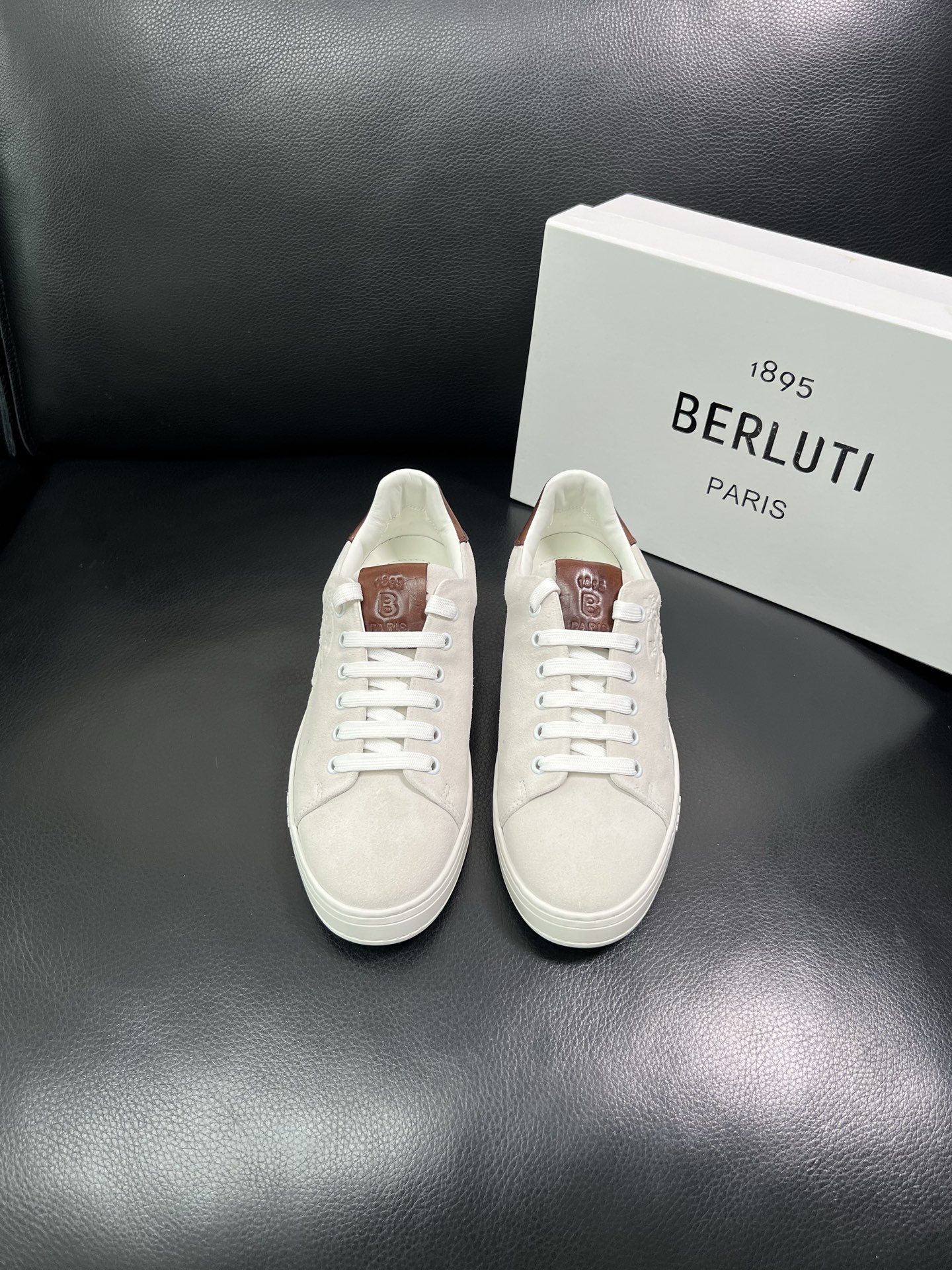 Berluti 🔍顶级代购🇮🇹 布鲁提 专柜同步发售原厂配置，意大利进口牛皮面料，全进口水染牛皮里垫，鞋