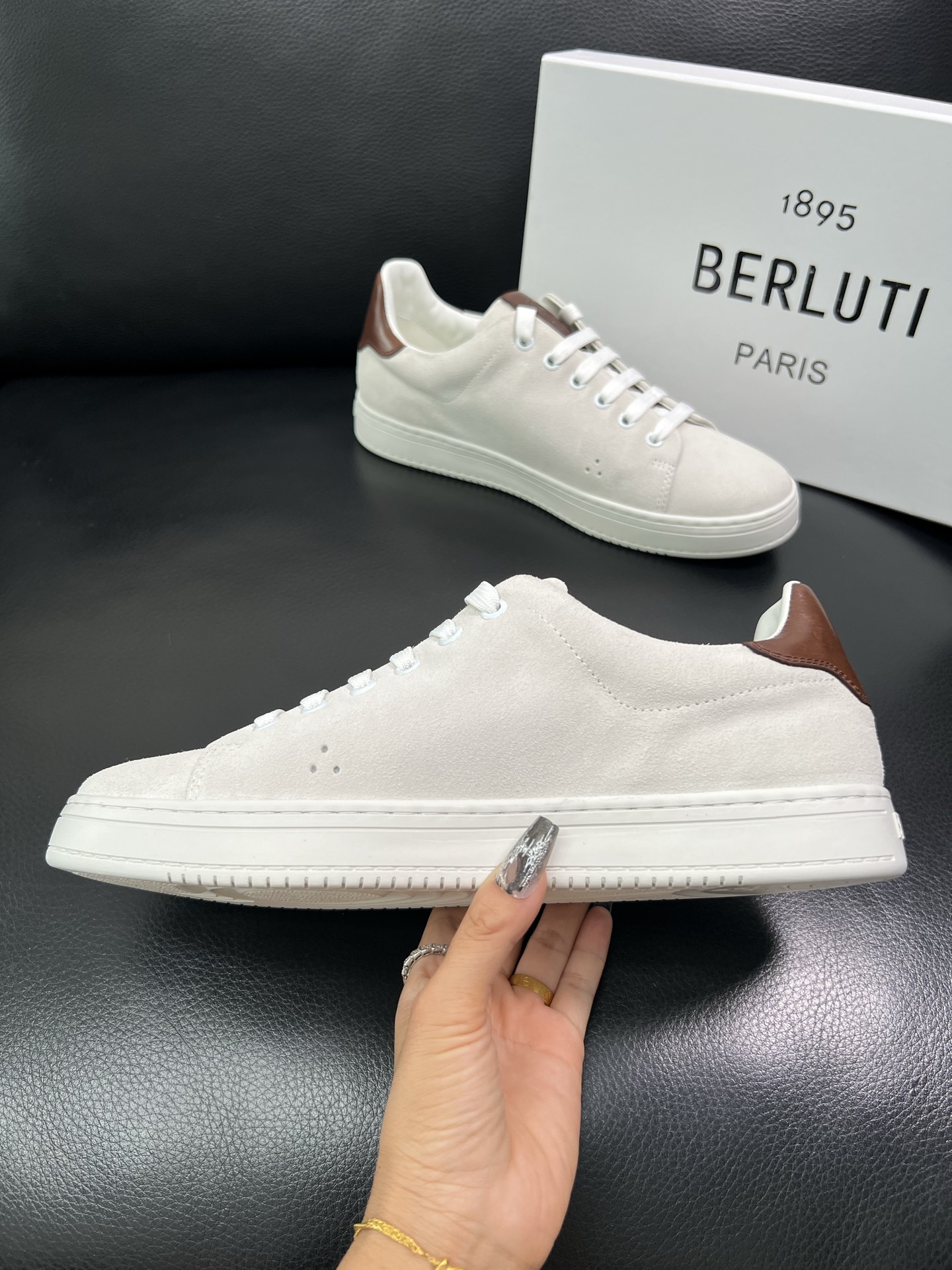 Berluti 🔍顶级代购🇮🇹 布鲁提 专柜同步发售原厂配置，意大利进口牛皮面料，全进口水染牛皮里垫，鞋