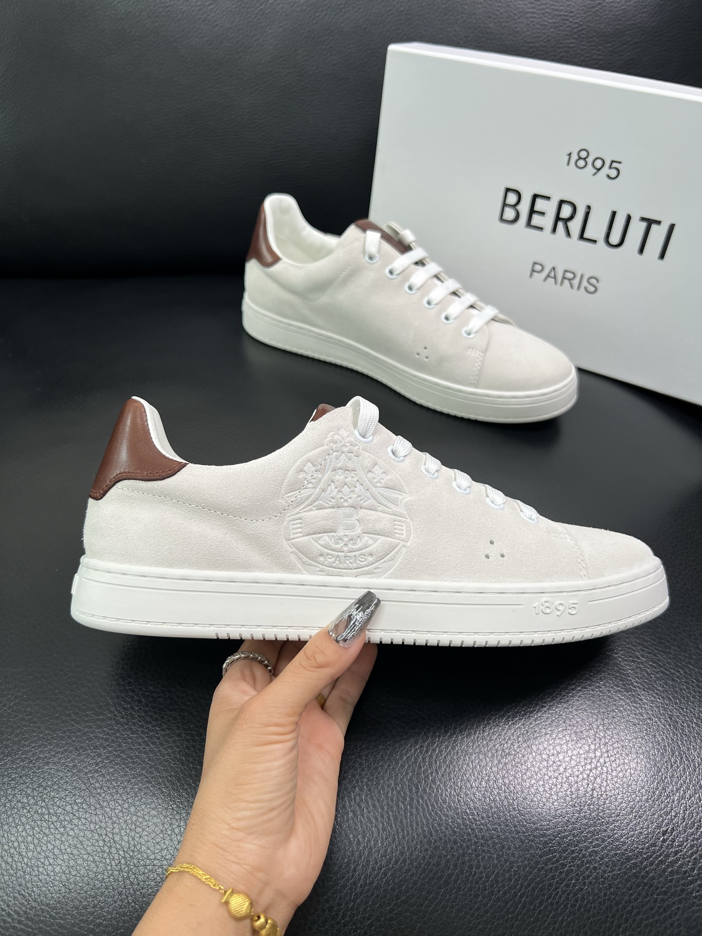 Berluti 🔍顶级代购🇮🇹 布鲁提 专柜同步发售原厂配置，意大利进口牛皮面料，全进口水染牛皮里垫，鞋