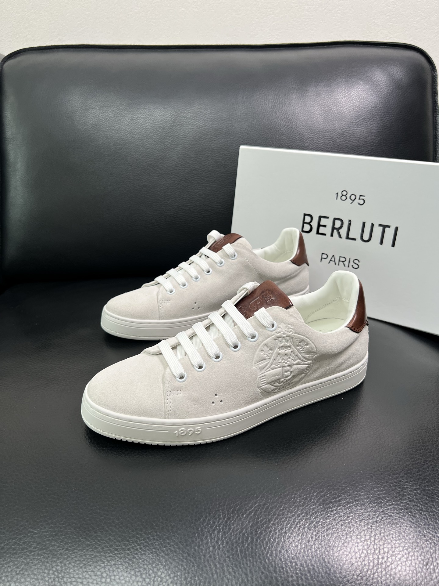 Berluti 🔍顶级代购🇮🇹 布鲁提 专柜同步发售原厂配置，意大利进口牛皮面料，全进口水染牛皮里垫，鞋