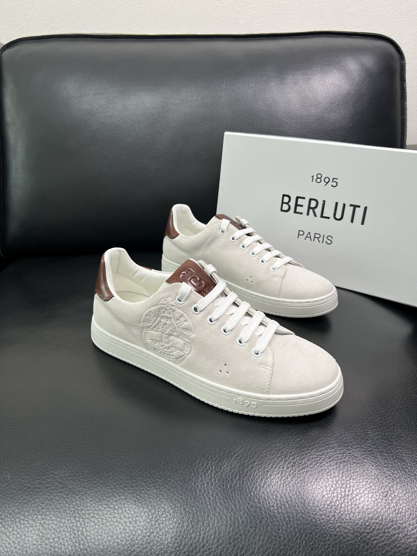 Berluti 🔍顶级代购🇮🇹 布鲁提 专柜同步发售原厂配置，意大利进口牛皮面料，全进口水染牛皮里垫，鞋