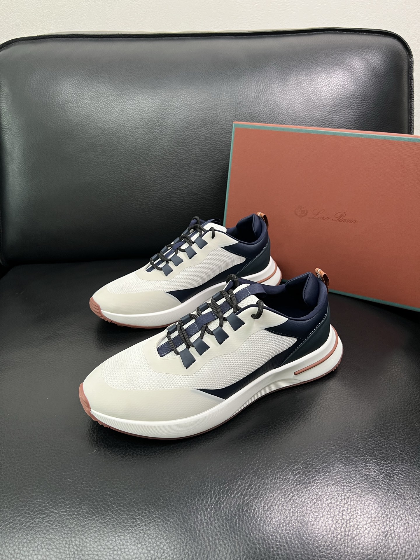 Loro Piana🔍顶级代购🇮🇹 诺悠翩雅 新品专柜同步，鞋面意大利进口牛皮面料，高品质拼接工艺，鞋底