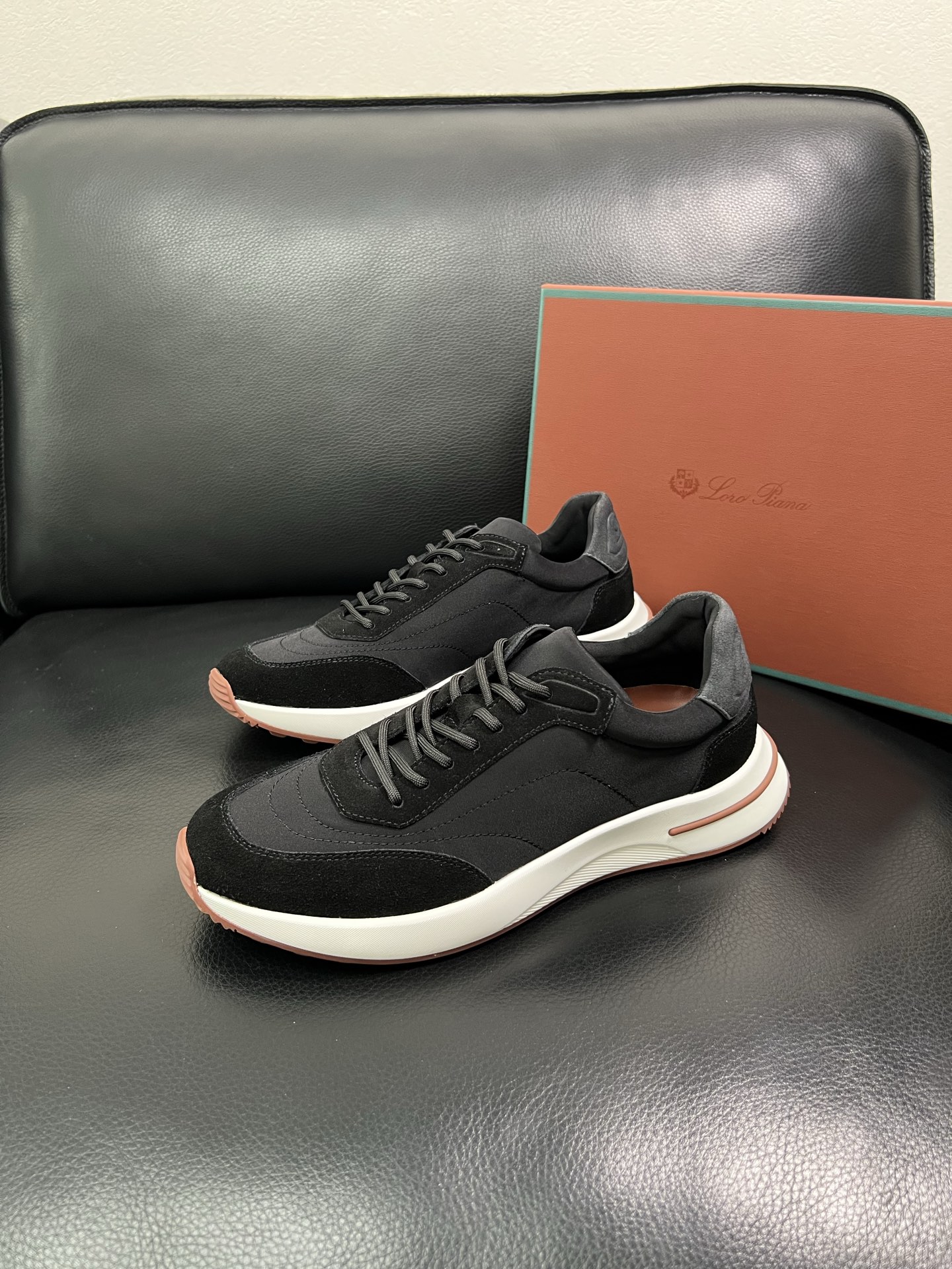 Loro Piana🔍顶级代购🇮🇹 诺悠翩雅 新品专柜同步，鞋面意大利进口牛皮面料，高品质拼接工艺，鞋底