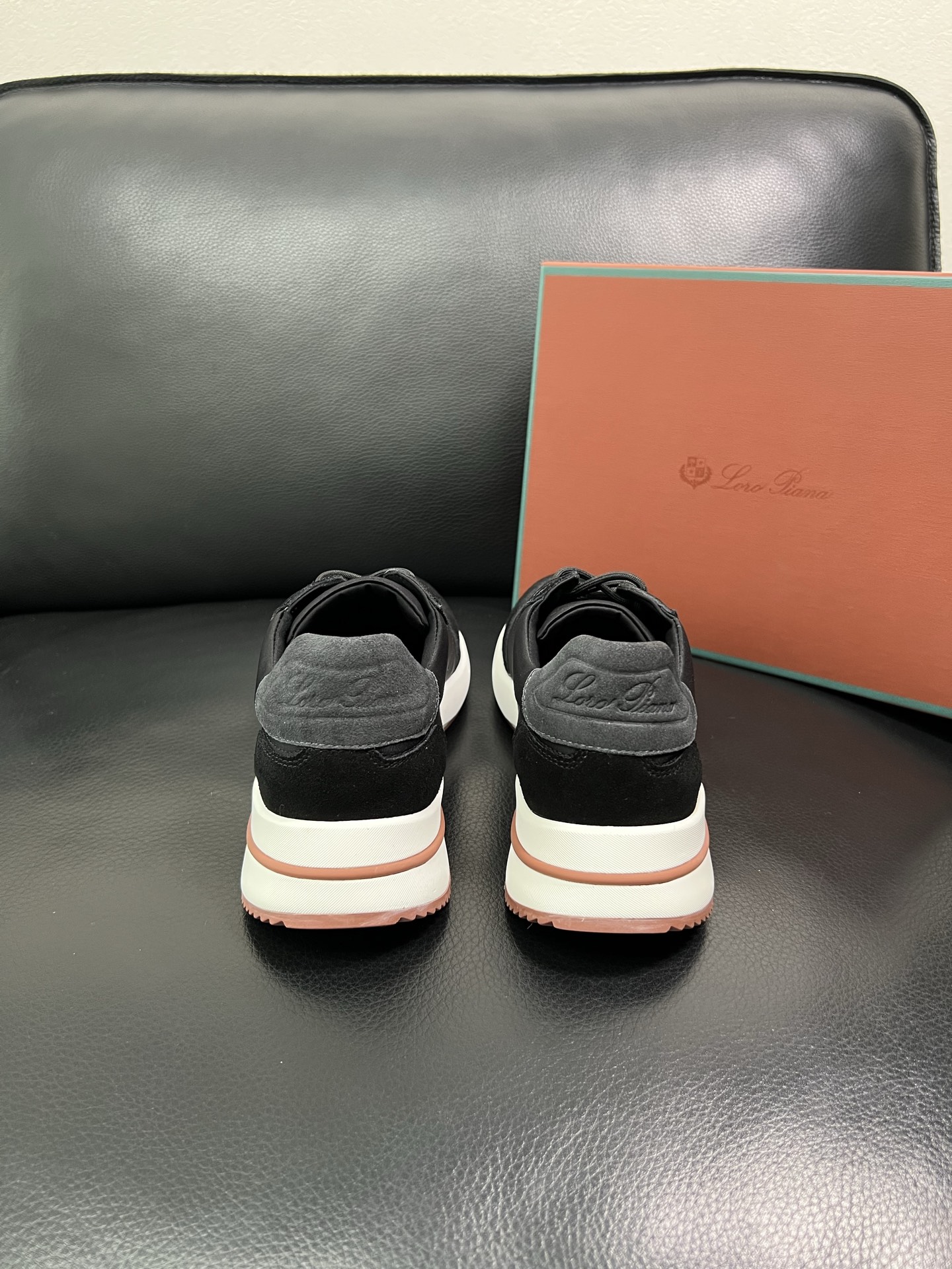 Loro Piana🔍顶级代购🇮🇹 诺悠翩雅 新品专柜同步，鞋面意大利进口牛皮面料，高品质拼接工艺，鞋底