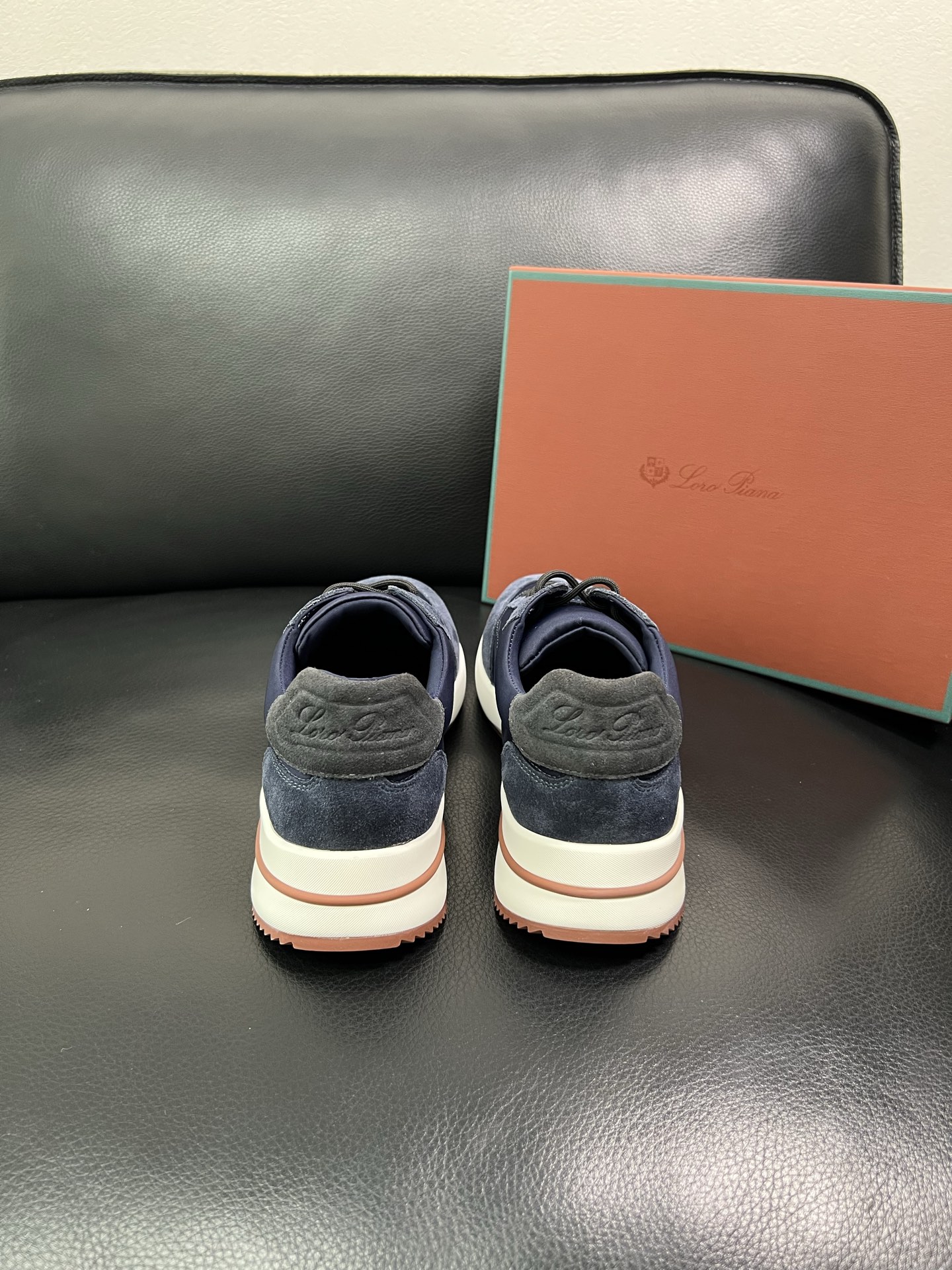 Loro Piana🔍顶级代购🇮🇹 诺悠翩雅 新品专柜同步，鞋面意大利进口牛皮面料，高品质拼接工艺，鞋底