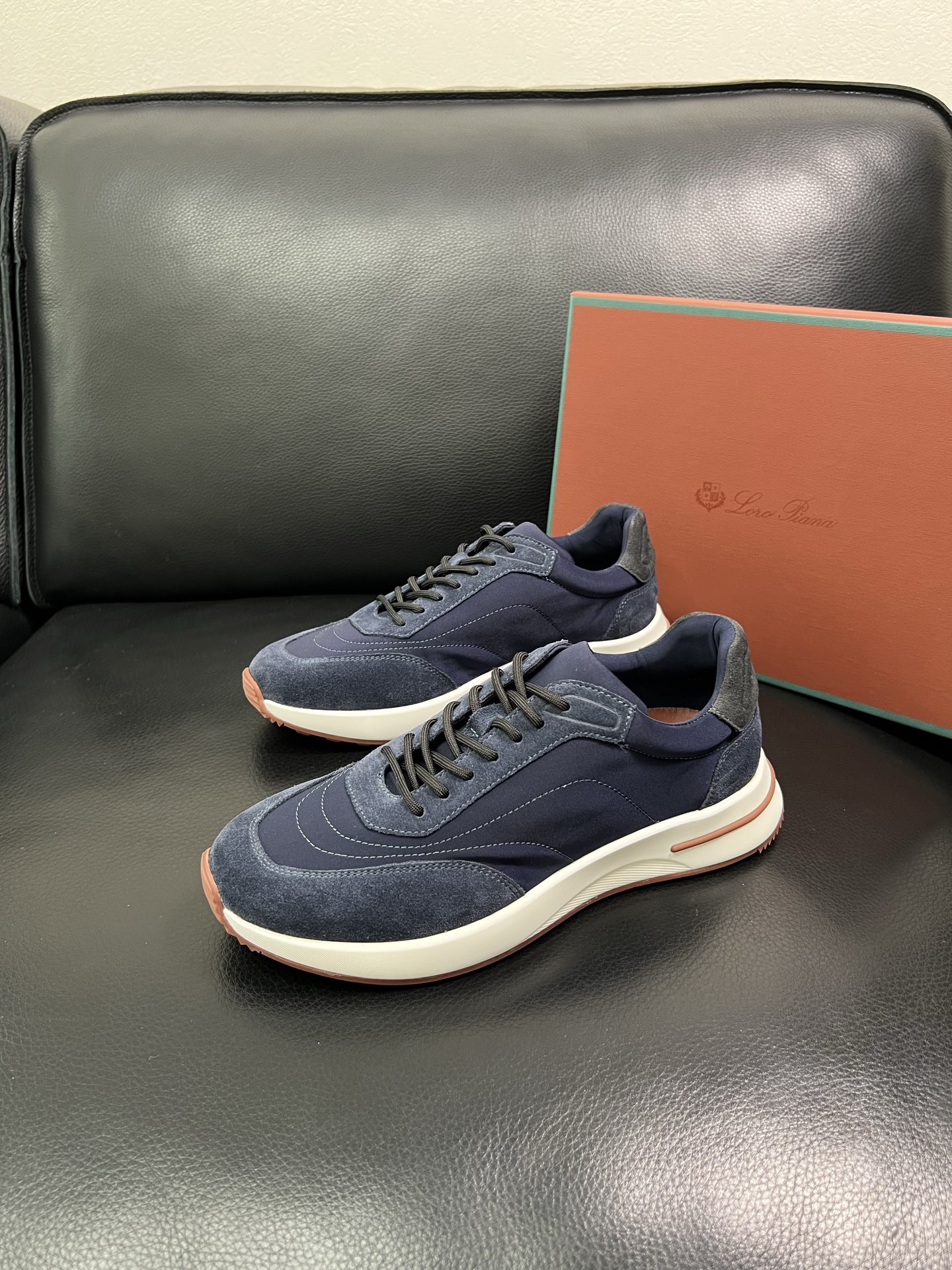 Loro Piana🔍顶级代购🇮🇹 诺悠翩雅 新品专柜同步，鞋面意大利进口牛皮面料，高品质拼接工艺，鞋底