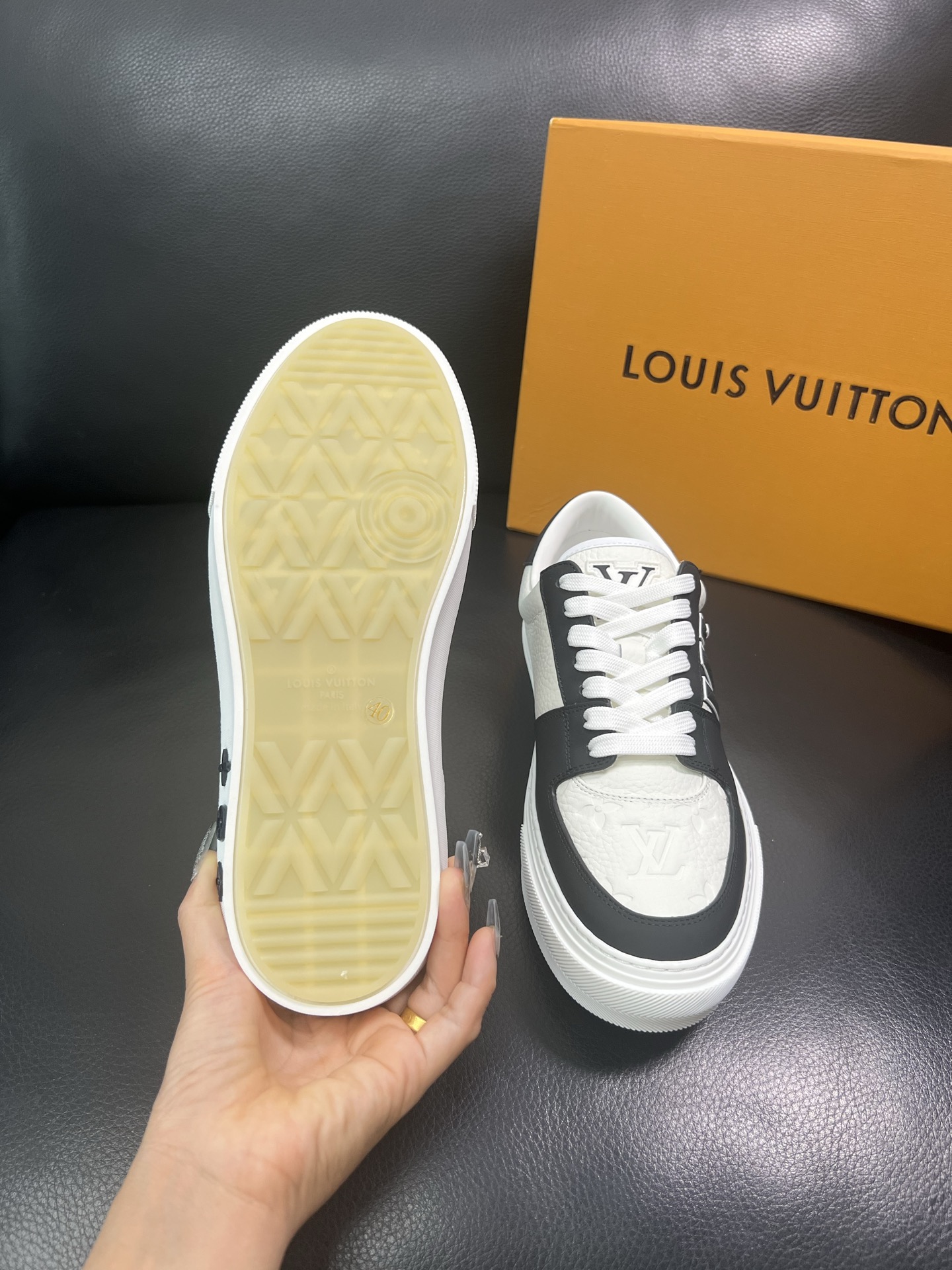 Lv 🔍顶级代购🇮🇹 路易威登，运动板鞋专柜同步，鞋面意大利进口，高品质拼接缤纷色彩复杂工艺品，进口网布