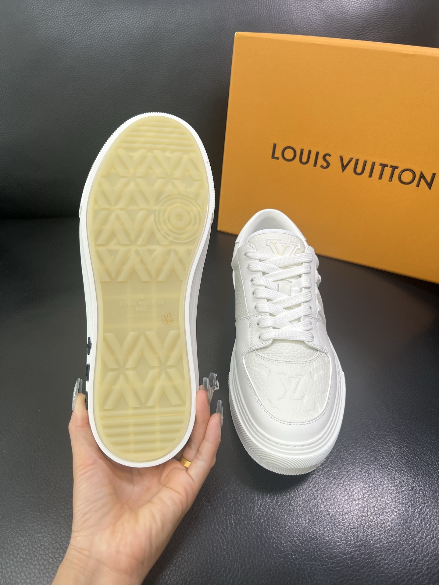 Lv 🔍顶级代购🇮🇹 路易威登，运动板鞋专柜同步，鞋面意大利进口，高品质拼接缤纷色彩复杂工艺品，进口网布