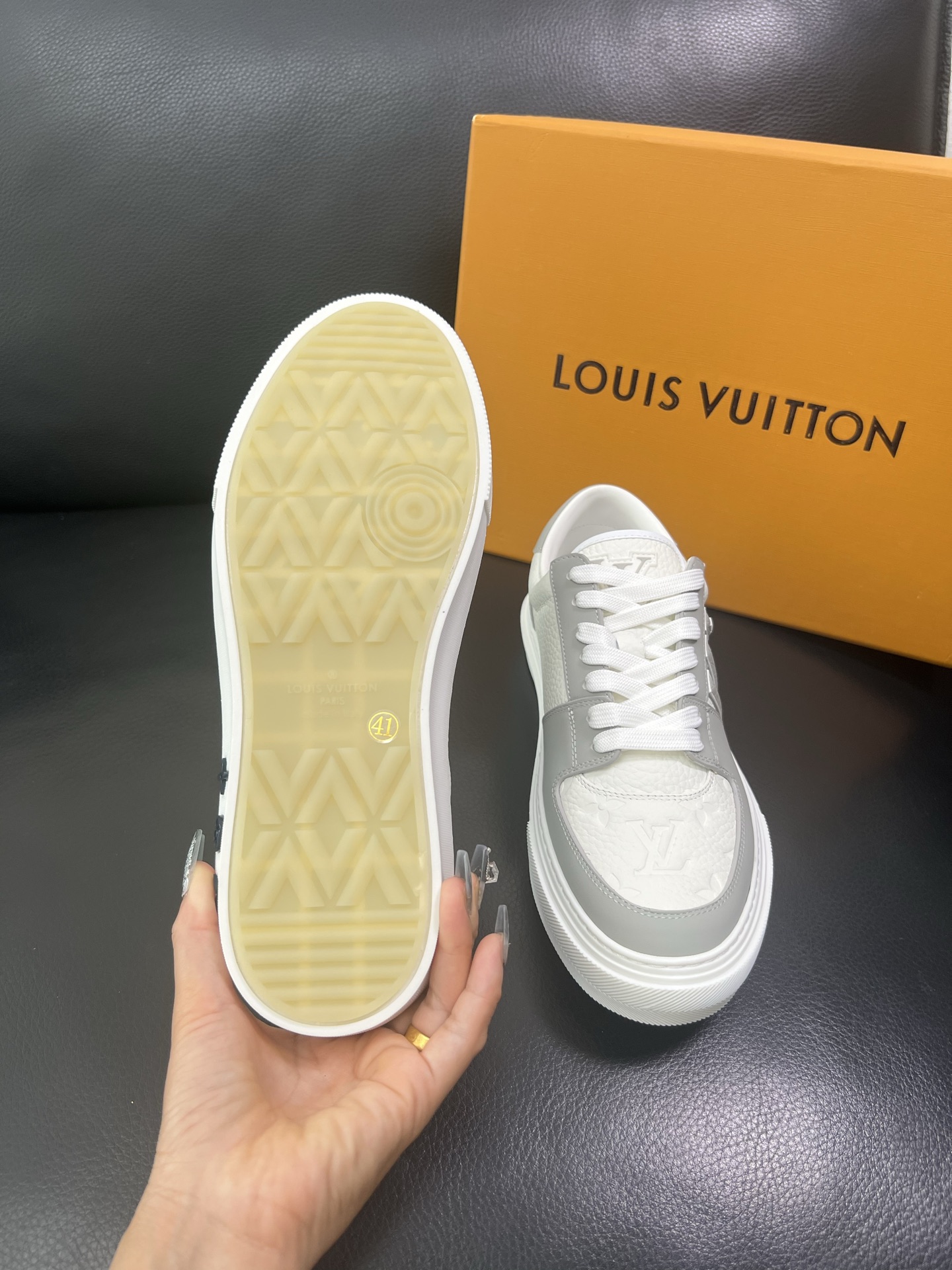 Lv 🔍顶级代购🇮🇹 路易威登，运动板鞋专柜同步，鞋面意大利进口，高品质拼接缤纷色彩复杂工艺品，进口网布