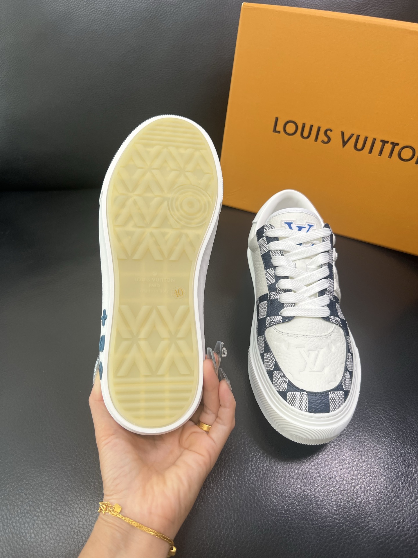 Lv 🔍顶级代购🇮🇹 路易威登，运动板鞋专柜同步，鞋面意大利进口，高品质拼接缤纷色彩复杂工艺品，进口网布