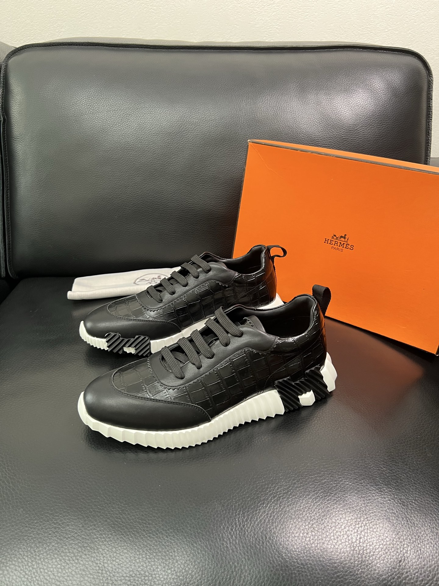 Hermes 🔍顶级代购🇮🇹 爱马仕 专柜同步发售原厂配置，意大利进口原版牛皮面料，高品质拼接工艺，全进