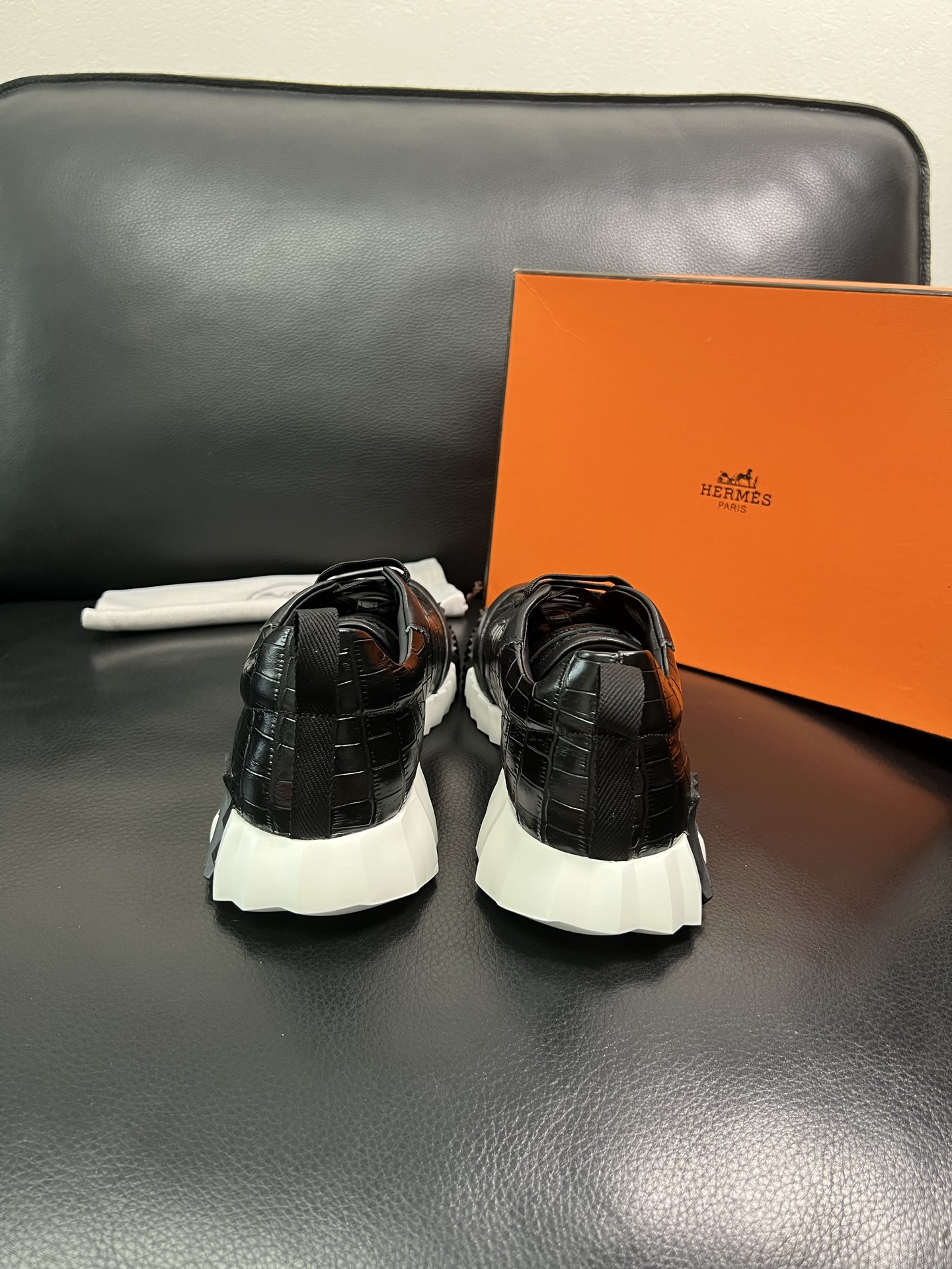Hermes 🔍顶级代购🇮🇹 爱马仕 专柜同步发售原厂配置，意大利进口原版牛皮面料，高品质拼接工艺，全进