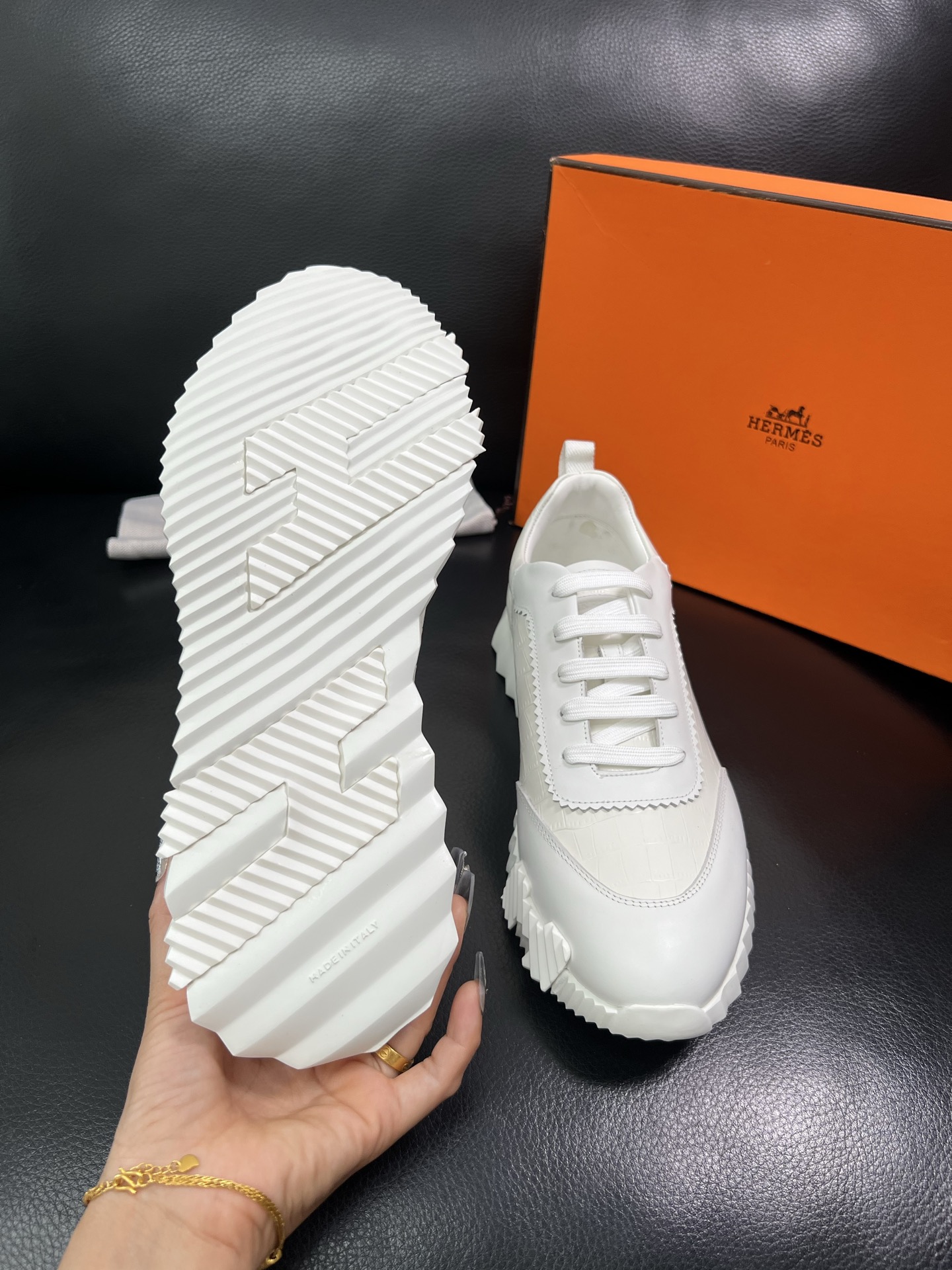 Hermes 🔍顶级代购🇮🇹 爱马仕 专柜同步发售原厂配置，意大利进口原版牛皮面料，高品质拼接工艺，全进