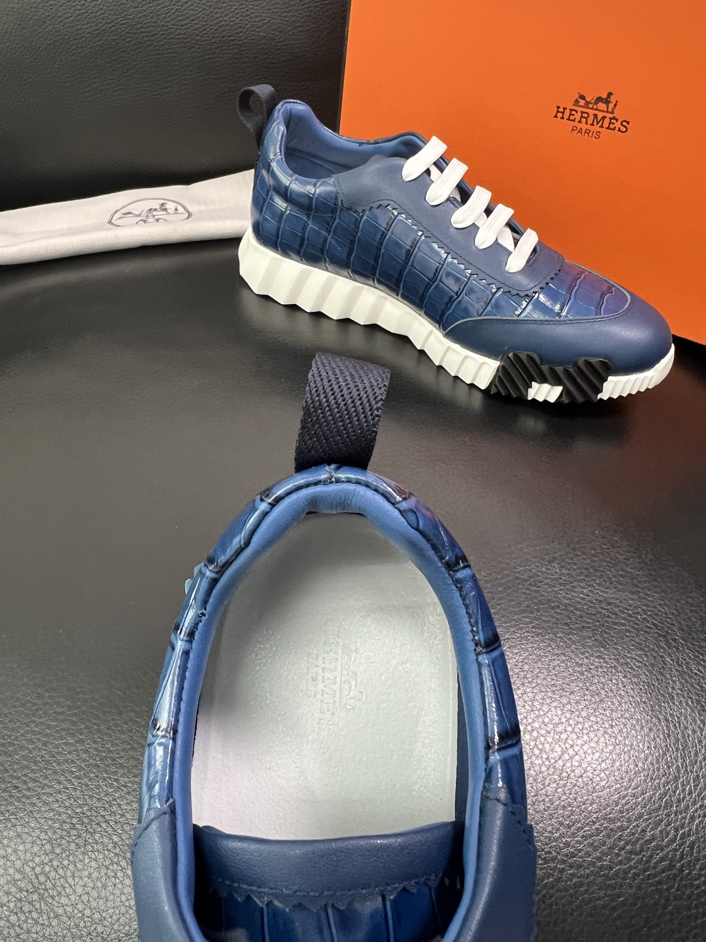 Hermes 🔍顶级代购🇮🇹 爱马仕 专柜同步发售原厂配置，意大利进口原版牛皮面料，高品质拼接工艺，全进