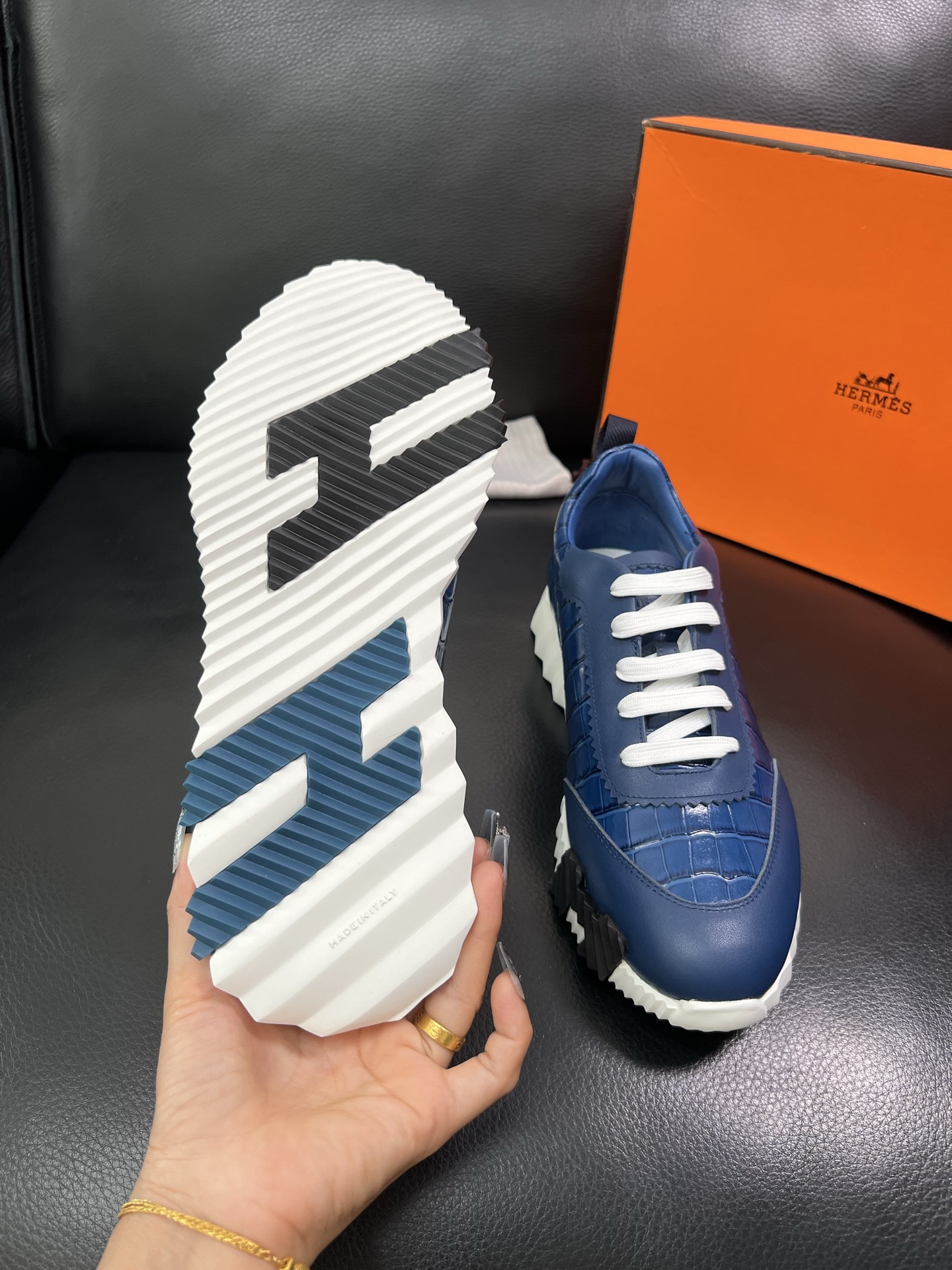 Hermes 🔍顶级代购🇮🇹 爱马仕 专柜同步发售原厂配置，意大利进口原版牛皮面料，高品质拼接工艺，全进