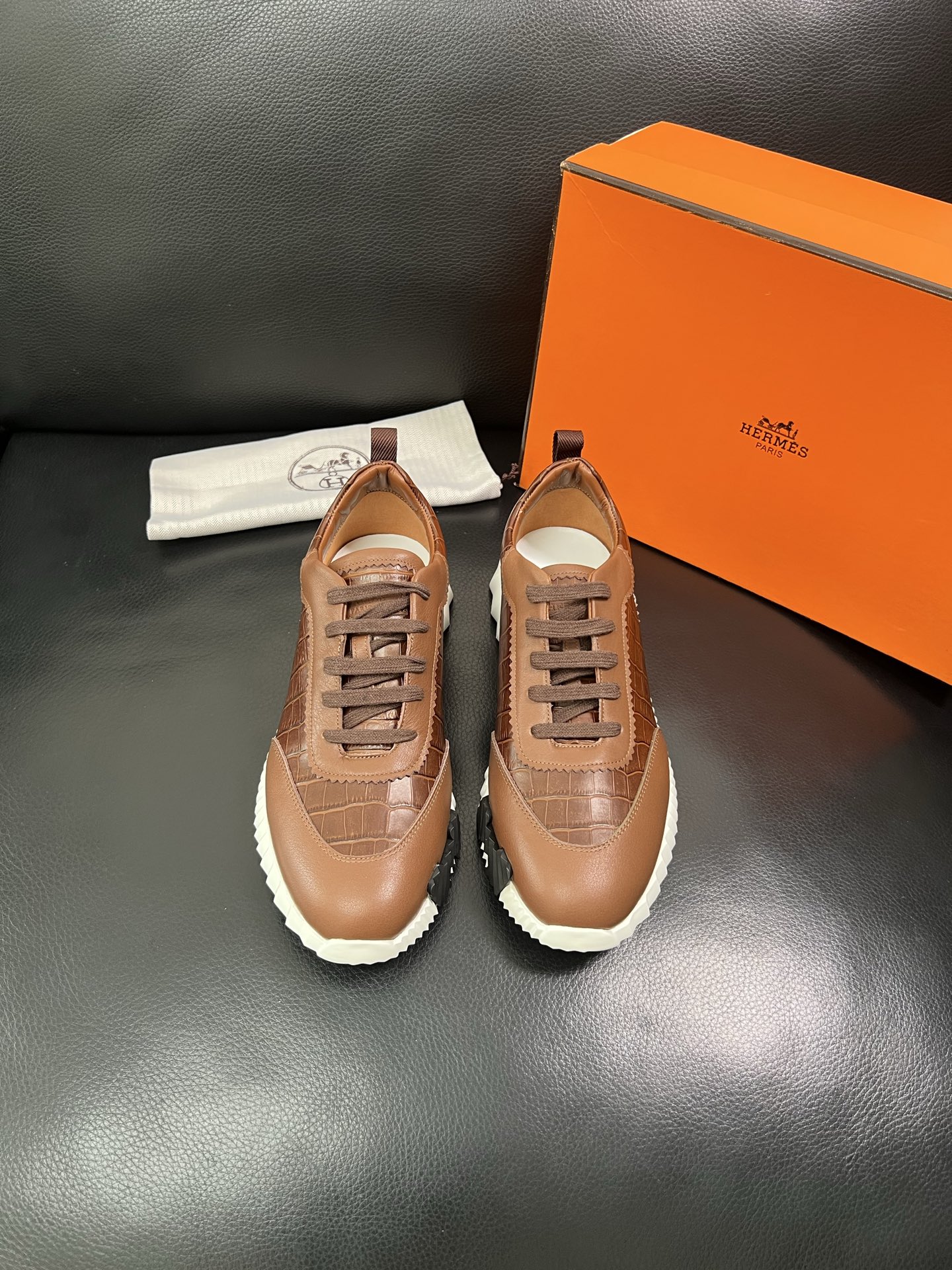 Hermes 🔍顶级代购🇮🇹 爱马仕 专柜同步发售原厂配置，意大利进口原版牛皮面料，高品质拼接工艺，全进