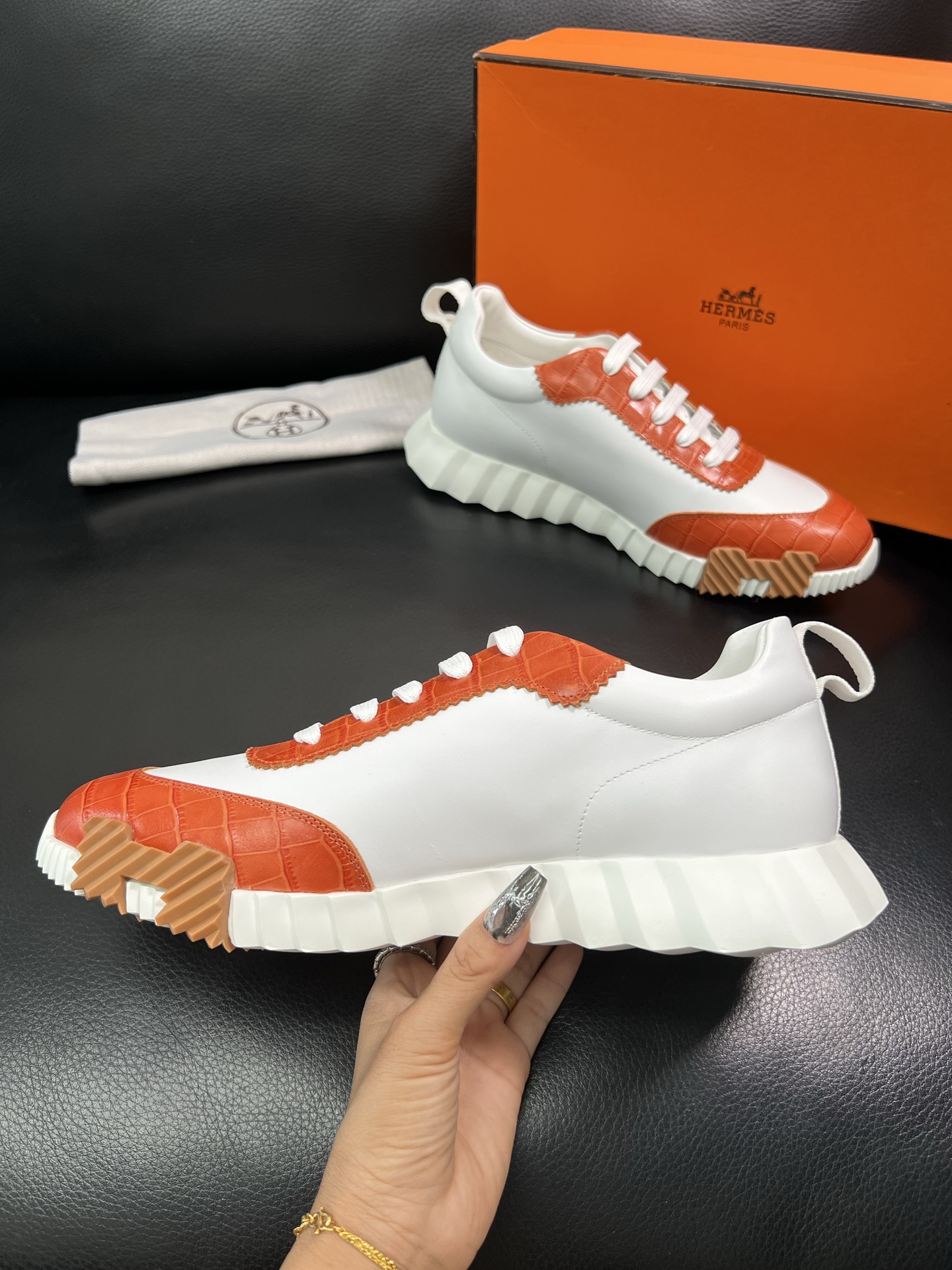 Hermes 🔍顶级代购🇮🇹 爱马仕 专柜同步发售原厂配置，意大利进口原版牛皮面料，高品质拼接工艺，全进